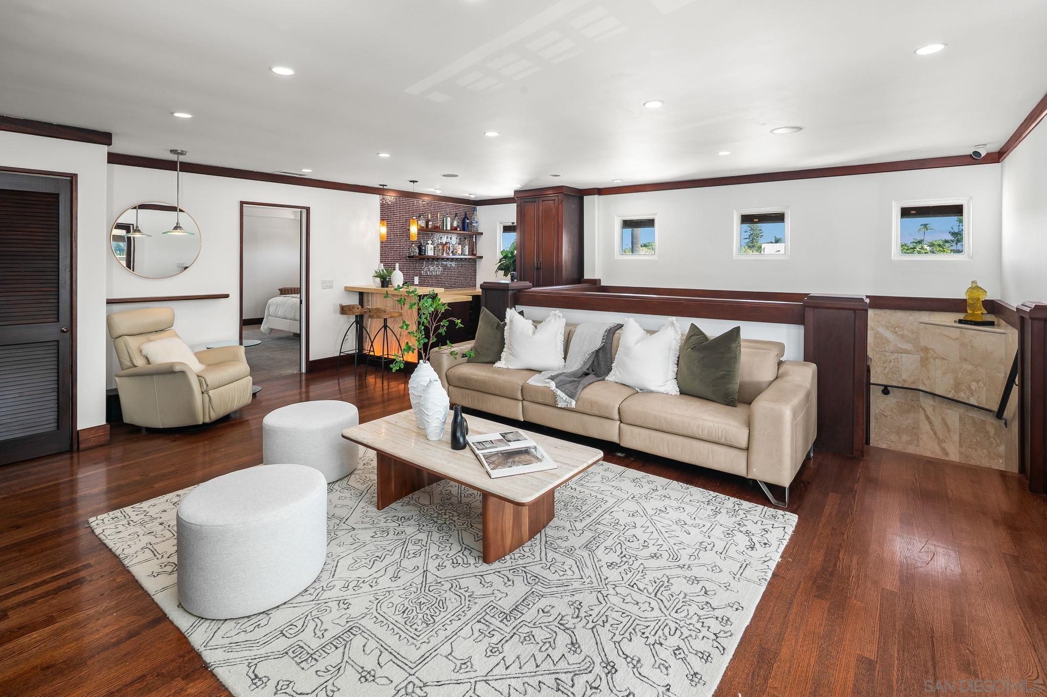 Detail Gallery Image 2 of 58 For 1728  West Lewis, San Diego,  CA 92103 - 6 Beds | 4/1 Baths