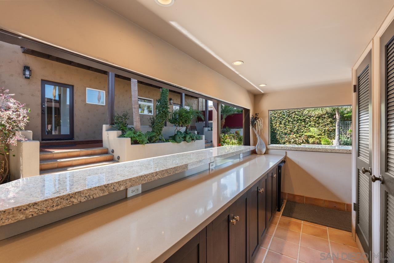 Detail Gallery Image 13 of 24 For 1728  West Lewis, San Diego,  CA 92103 - 6 Beds | 4/1 Baths