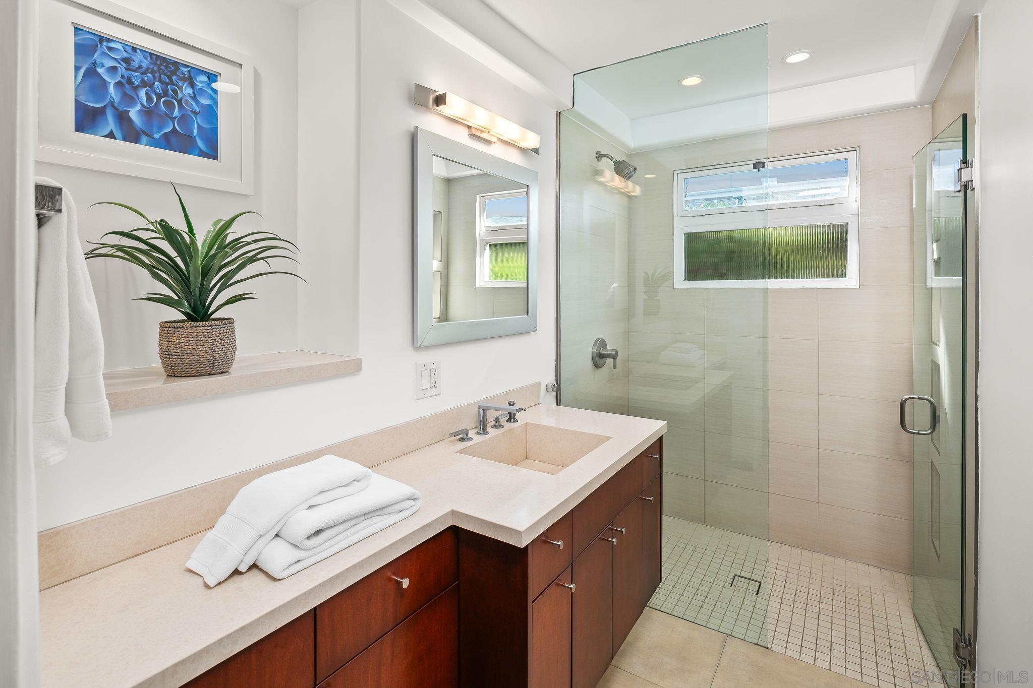 Detail Gallery Image 29 of 58 For 1728  West Lewis, San Diego,  CA 92103 - 6 Beds | 4/1 Baths