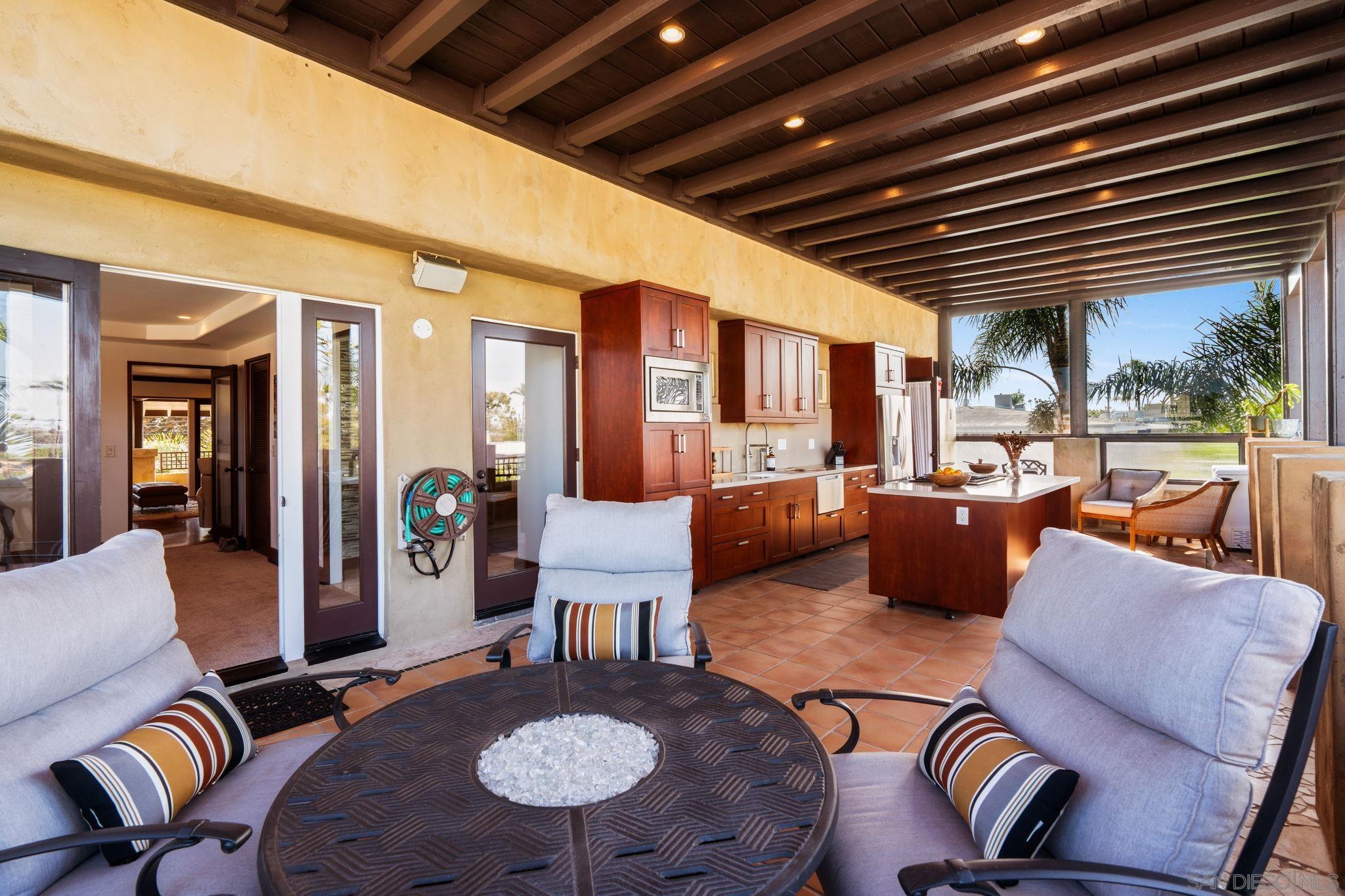 Detail Gallery Image 4 of 58 For 1728  West Lewis, San Diego,  CA 92103 - 6 Beds | 4/1 Baths