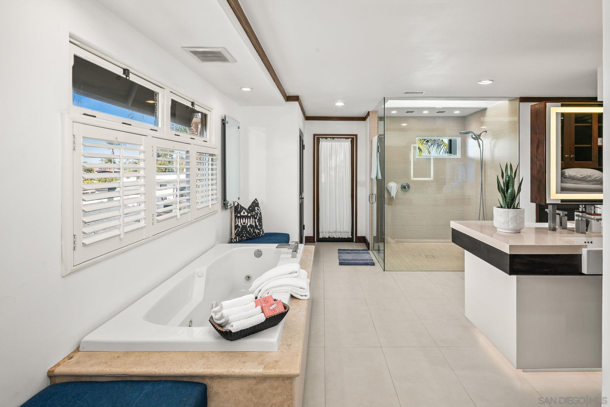 Detail Gallery Image 52 of 58 For 1728  West Lewis, San Diego,  CA 92103 - 6 Beds | 4/1 Baths