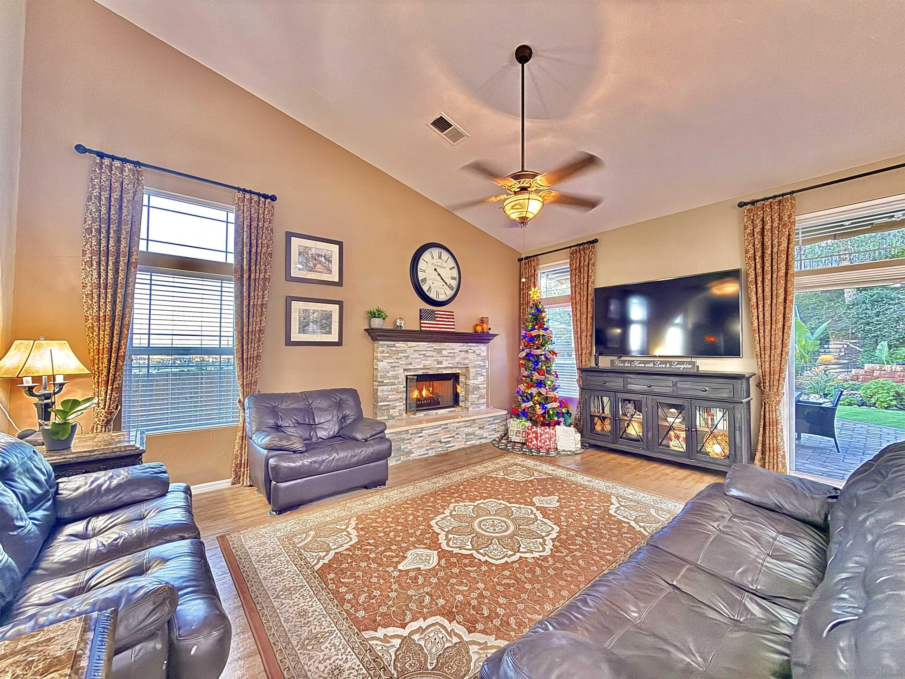 Detail Gallery Image 11 of 42 For 1623  Swallow Dr, El Cajon,  CA 92020 - 4 Beds | 2 Baths