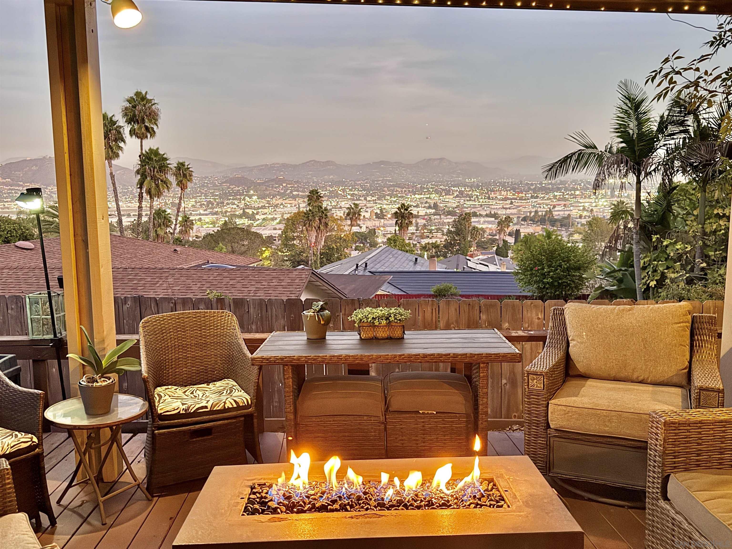 Detail Gallery Image 5 of 42 For 1623  Swallow Dr, El Cajon,  CA 92020 - 4 Beds | 2 Baths