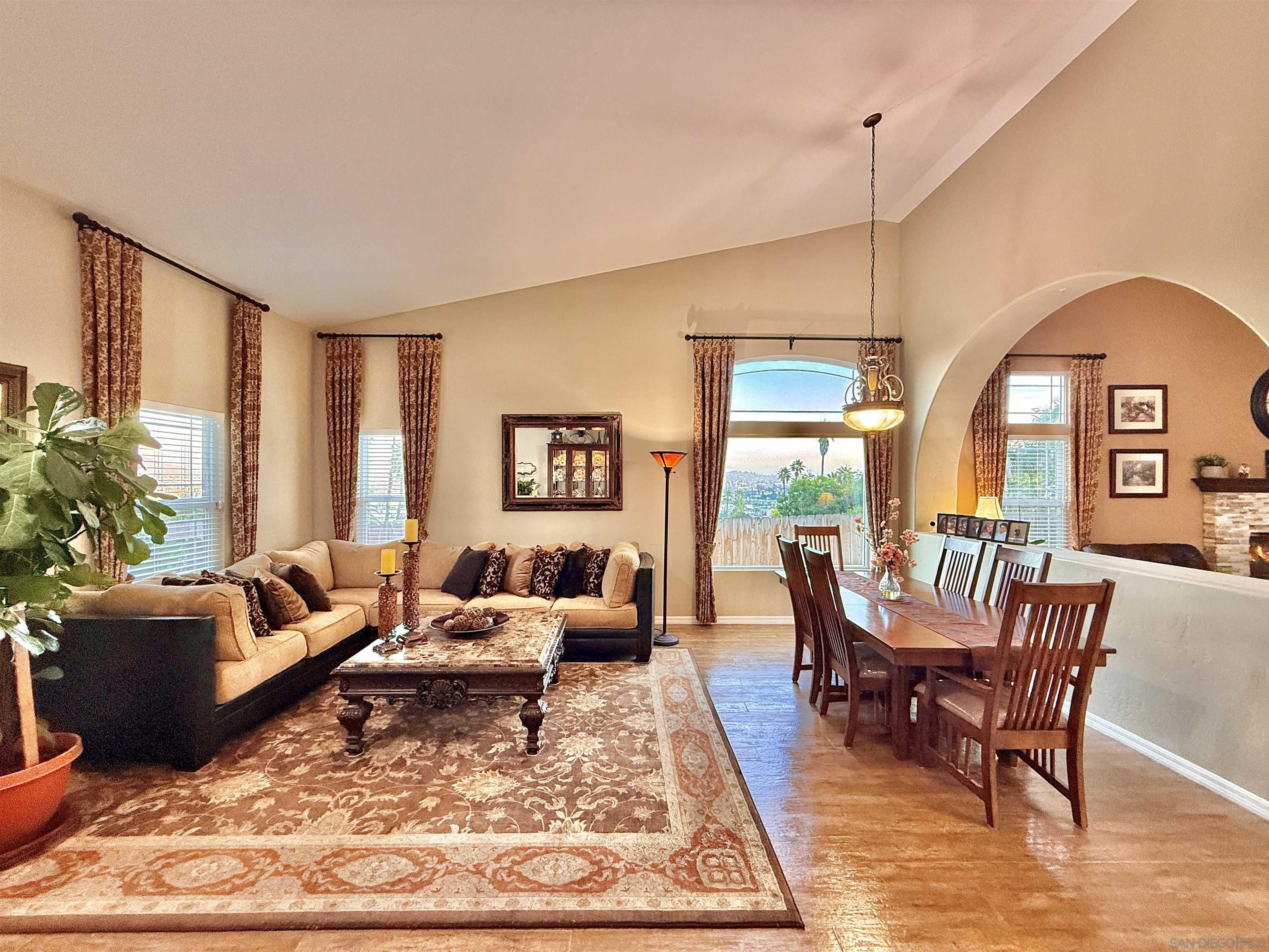 Detail Gallery Image 10 of 42 For 1623  Swallow Dr, El Cajon,  CA 92020 - 4 Beds | 2 Baths