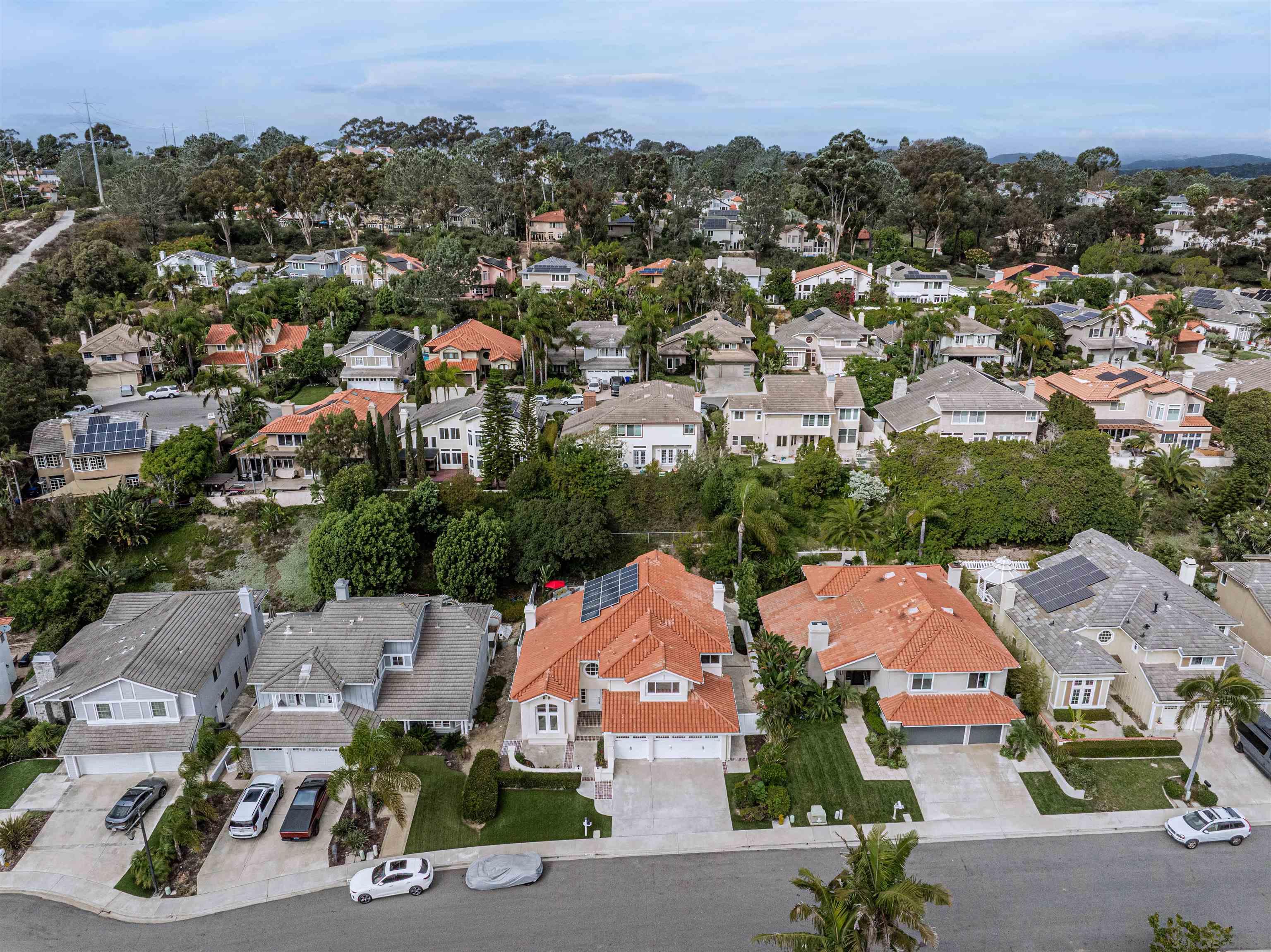 Detail Gallery Image 4 of 75 For 4436  Heritage Glen, San Diego,  CA 92130 - 5 Beds | 3/1 Baths
