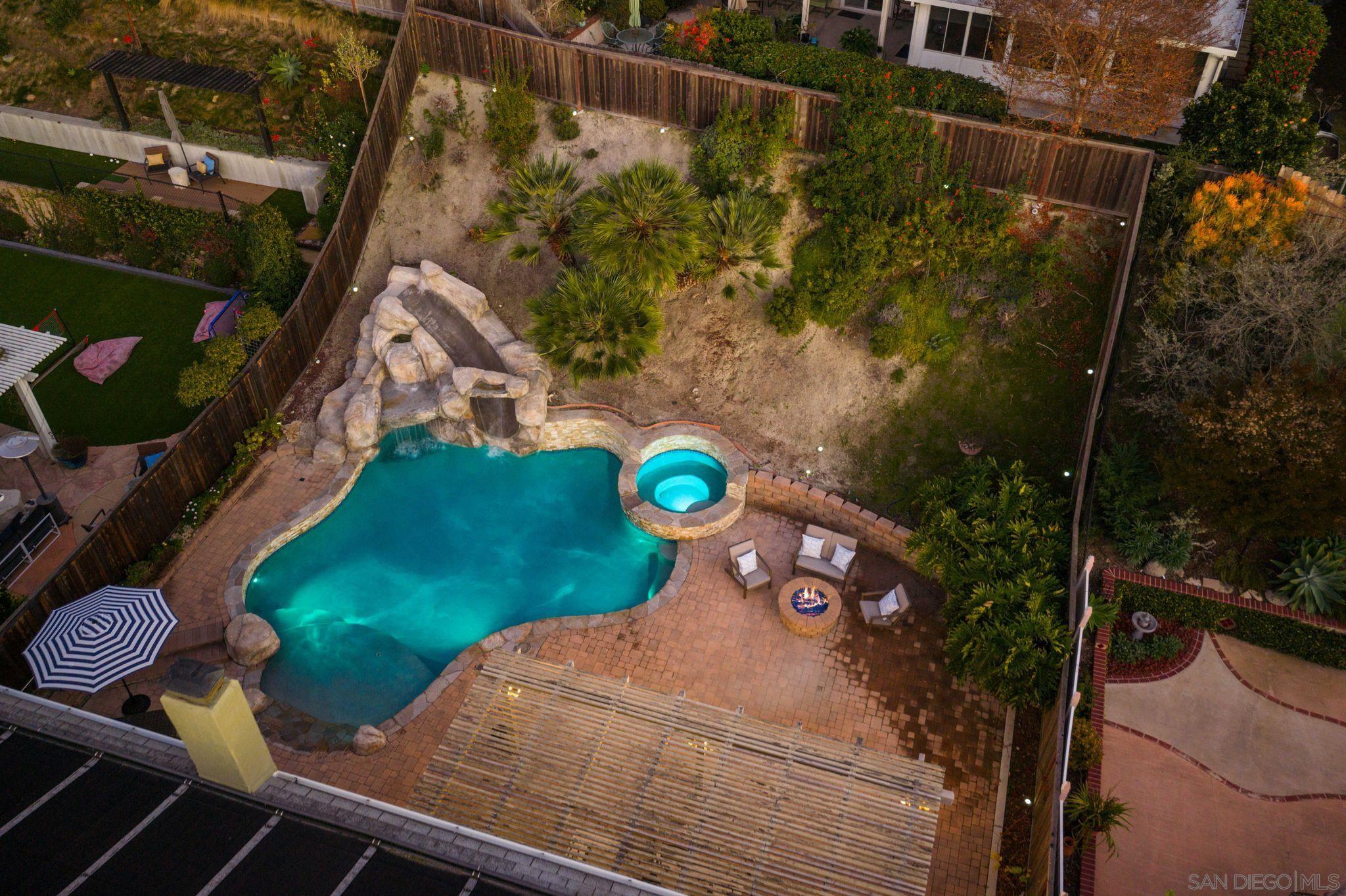 Detail Gallery Image 10 of 67 For 3576  Normandy, Oceanside,  CA 92056 - 5 Beds | 3 Baths