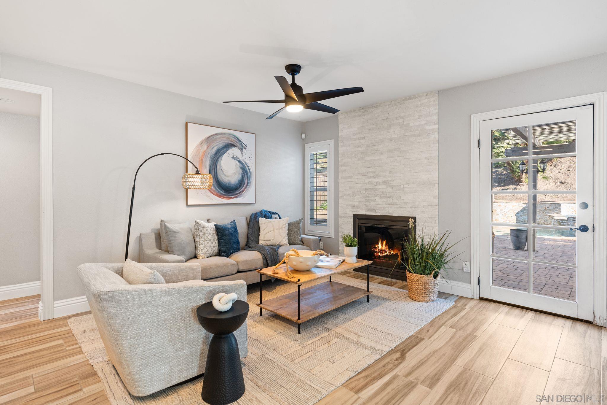 Detail Gallery Image 15 of 67 For 3576  Normandy, Oceanside,  CA 92056 - 5 Beds | 3 Baths