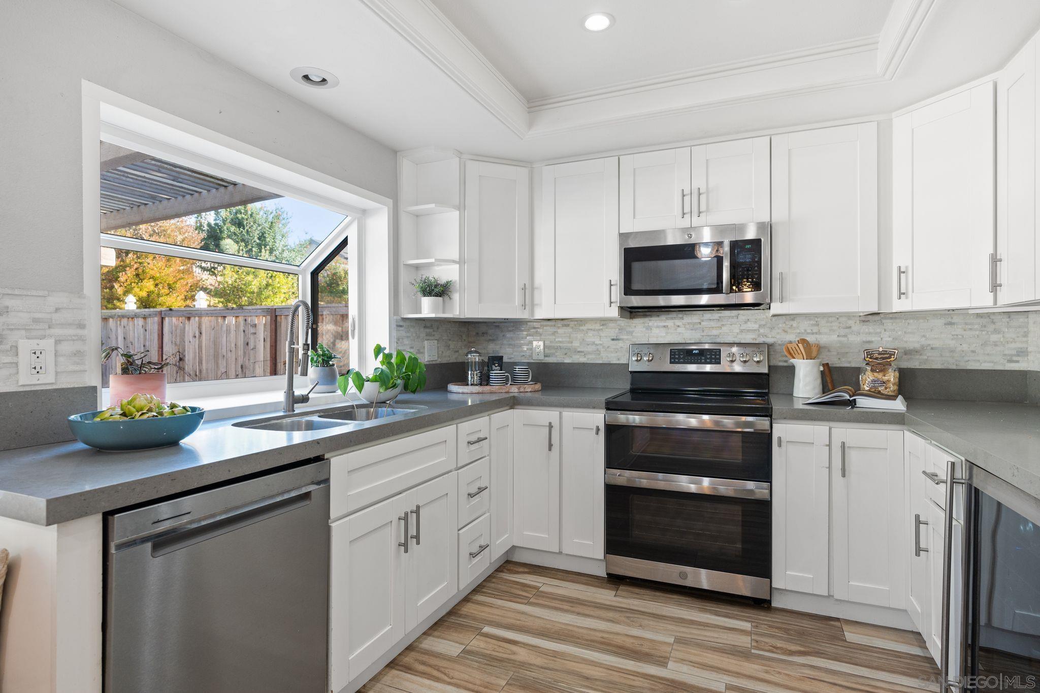 Detail Gallery Image 29 of 67 For 3576  Normandy, Oceanside,  CA 92056 - 5 Beds | 3 Baths