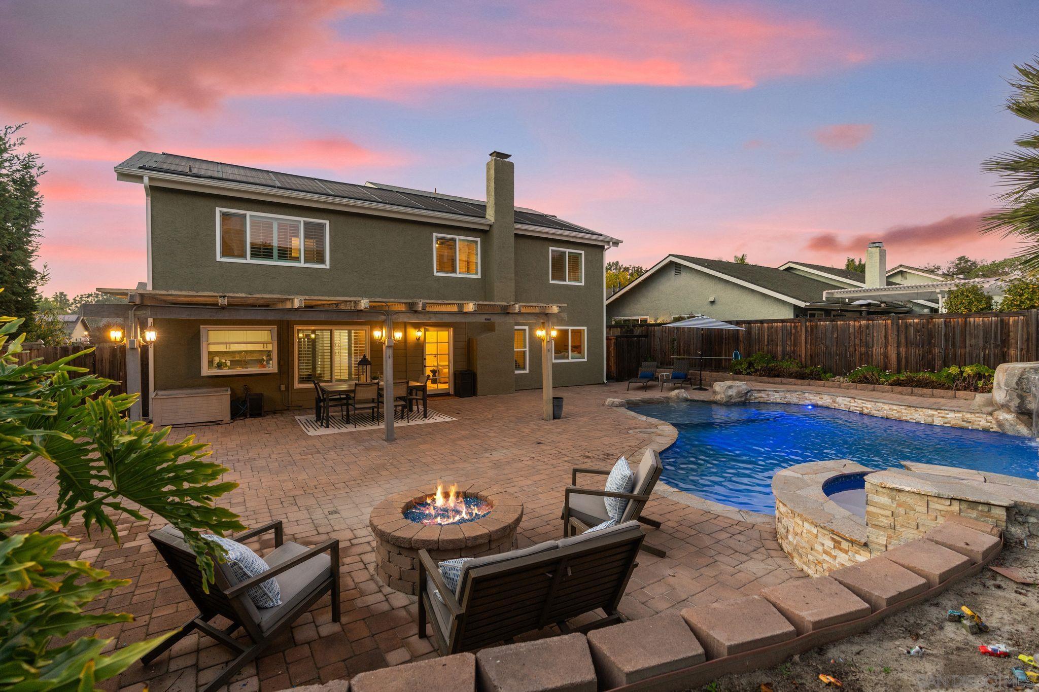 Detail Gallery Image 6 of 67 For 3576  Normandy, Oceanside,  CA 92056 - 5 Beds | 3 Baths