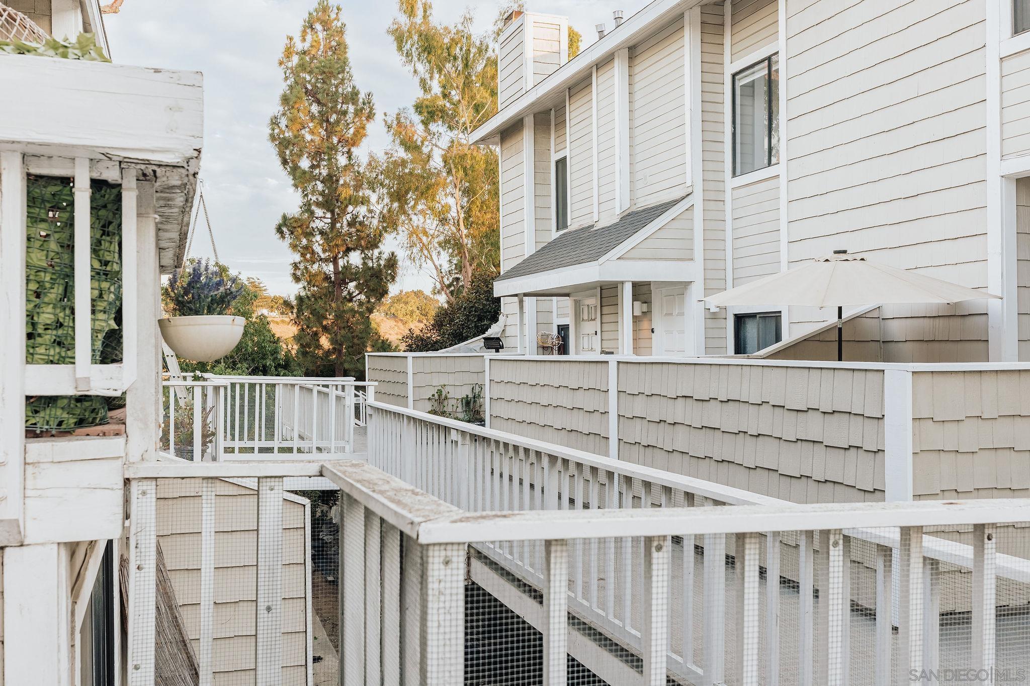 Detail Gallery Image 50 of 50 For 4652  Don Lorenzo Dr  a,  Los Angeles,  CA 90008 - 3 Beds | 3 Baths