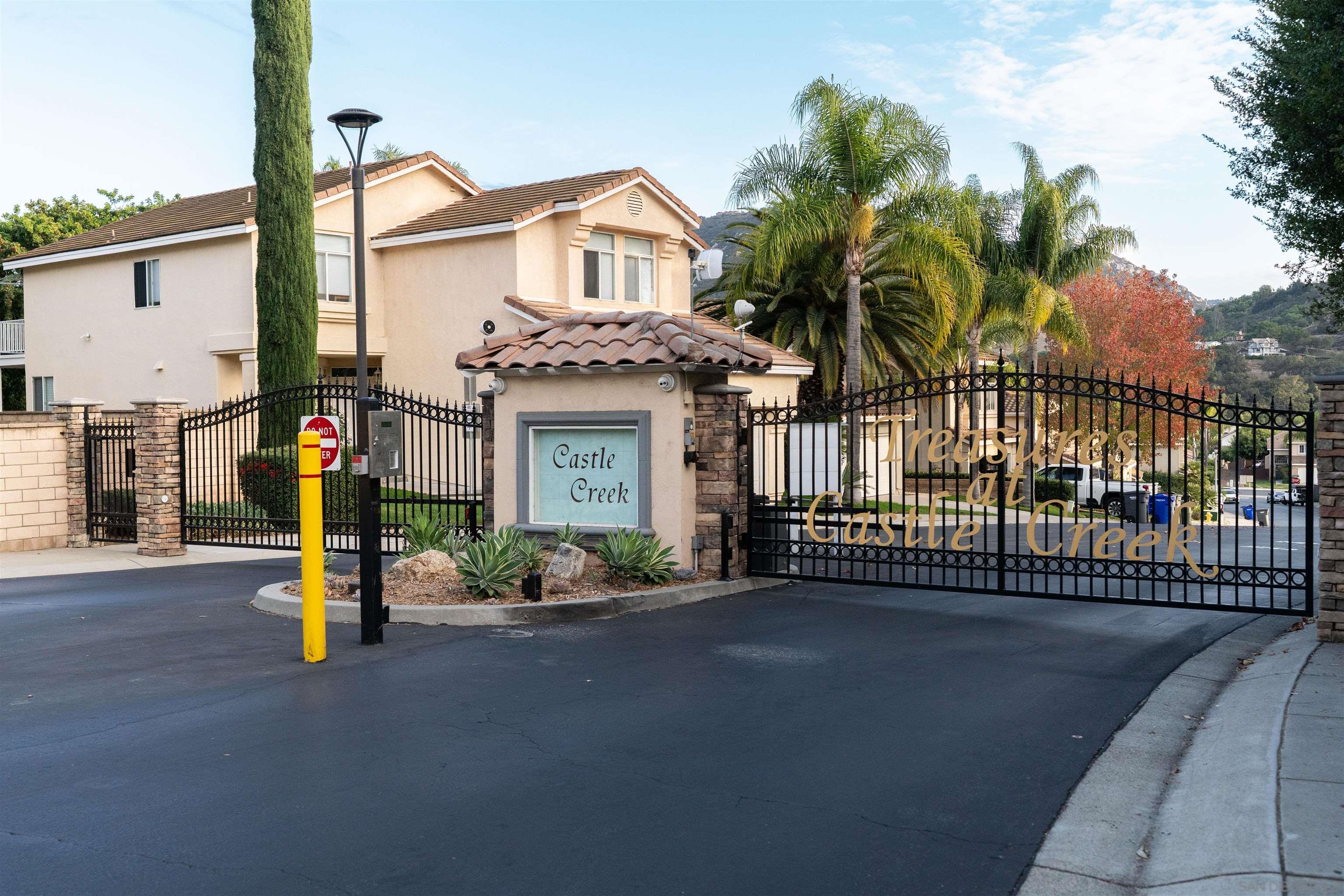 Detail Gallery Image 2 of 65 For 29747  Circle R Ct, Escondido,  CA 92026 - 3 Beds | 2/1 Baths