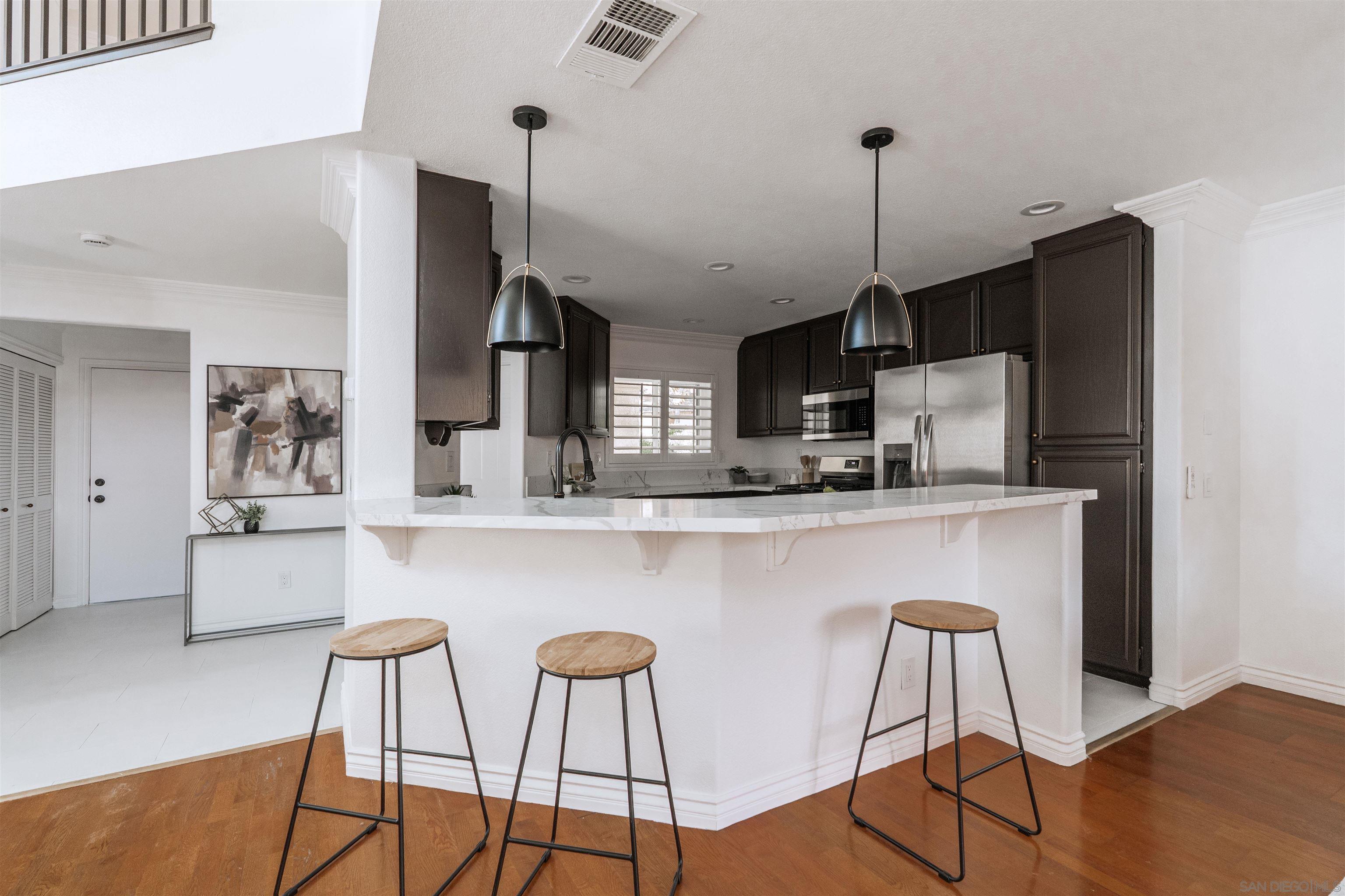 Detail Gallery Image 11 of 65 For 29747  Circle R Ct, Escondido,  CA 92026 - 3 Beds | 2/1 Baths