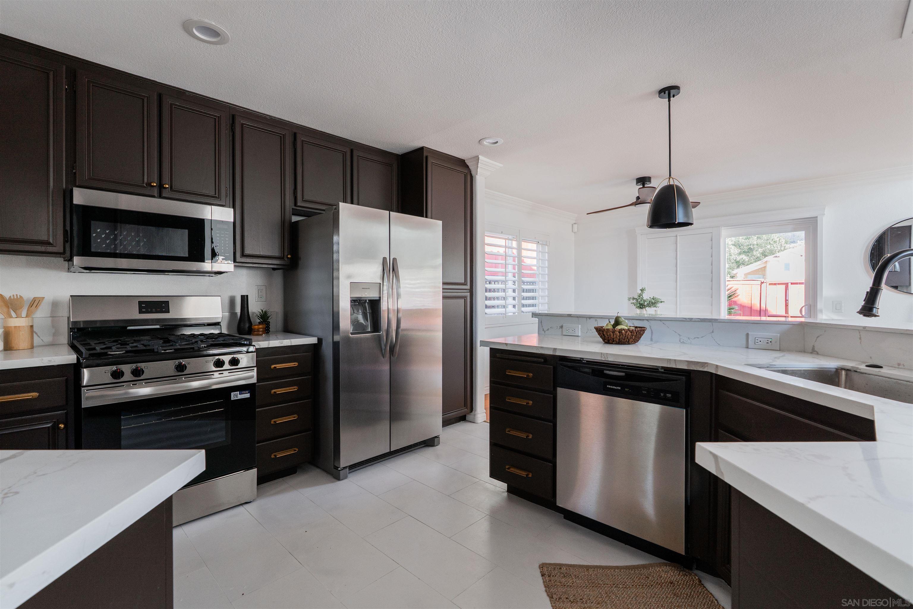 Detail Gallery Image 13 of 65 For 29747  Circle R Ct, Escondido,  CA 92026 - 3 Beds | 2/1 Baths