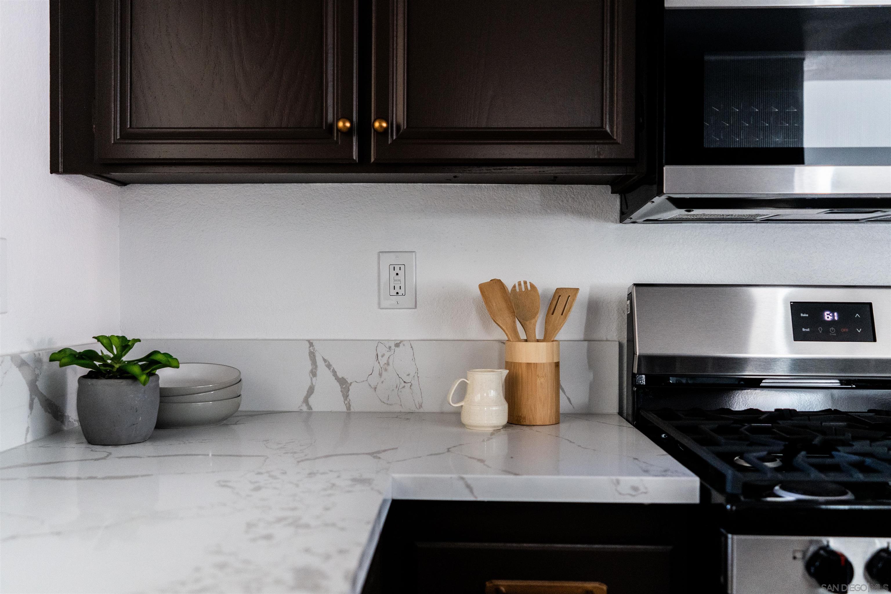 Detail Gallery Image 19 of 65 For 29747  Circle R Ct, Escondido,  CA 92026 - 3 Beds | 2/1 Baths