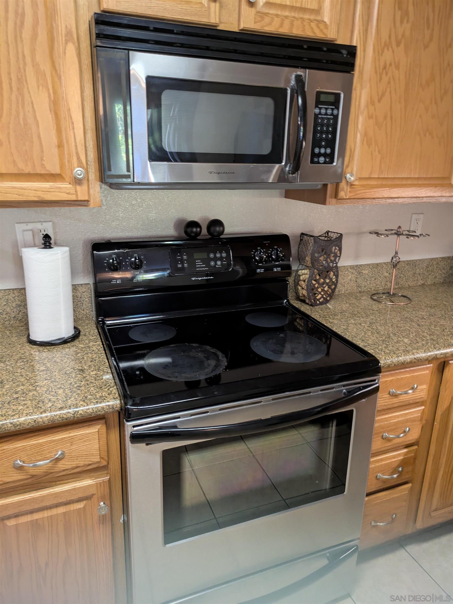 Detail Gallery Image 5 of 12 For 1845  Bayview Heights Dr  99, San Diego,  CA 92105 - 2 Beds | 1 Baths