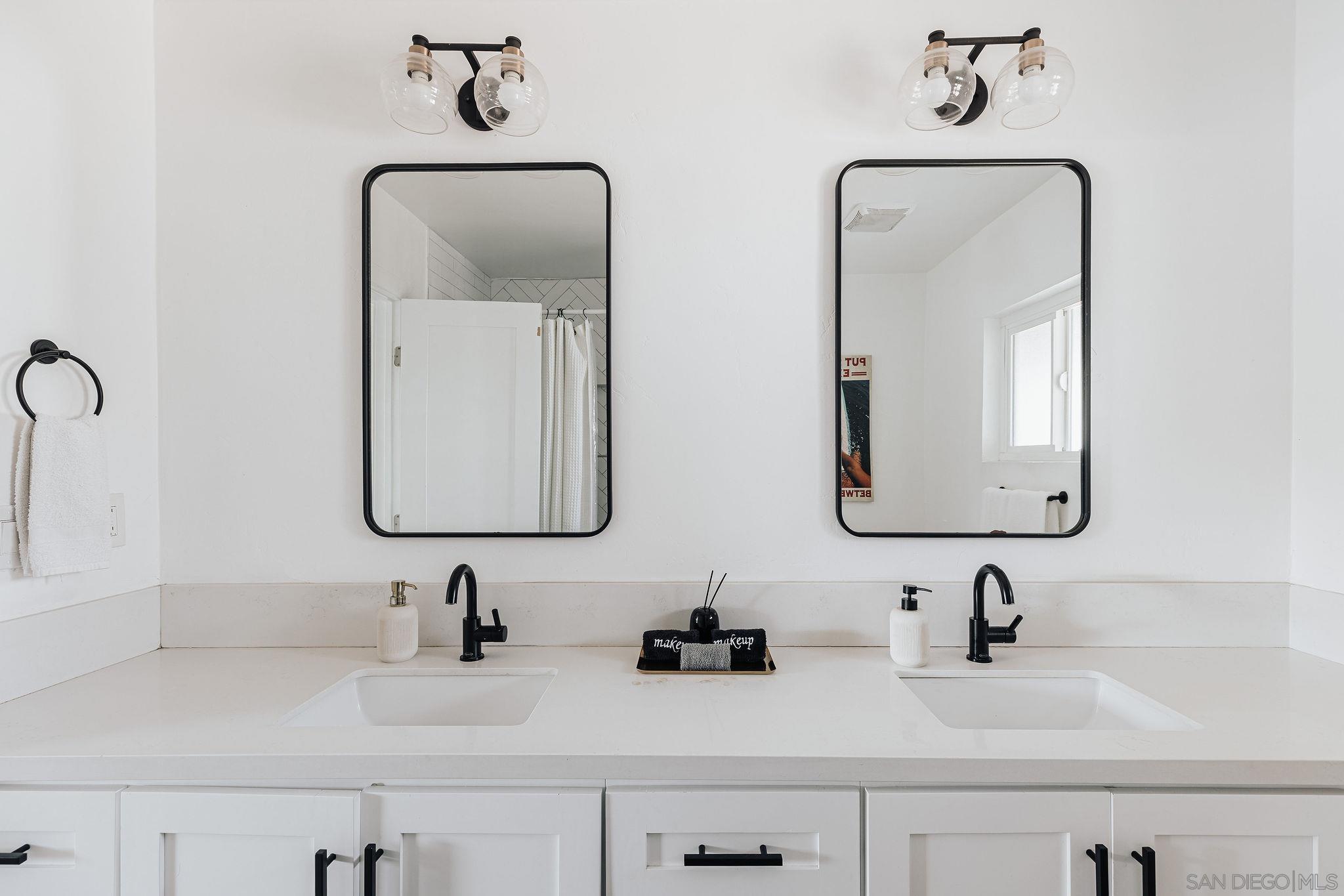 Detail Gallery Image 19 of 73 For 3805  Atascadero Dr, San Diego,  CA 92107 - 3 Beds | 2 Baths