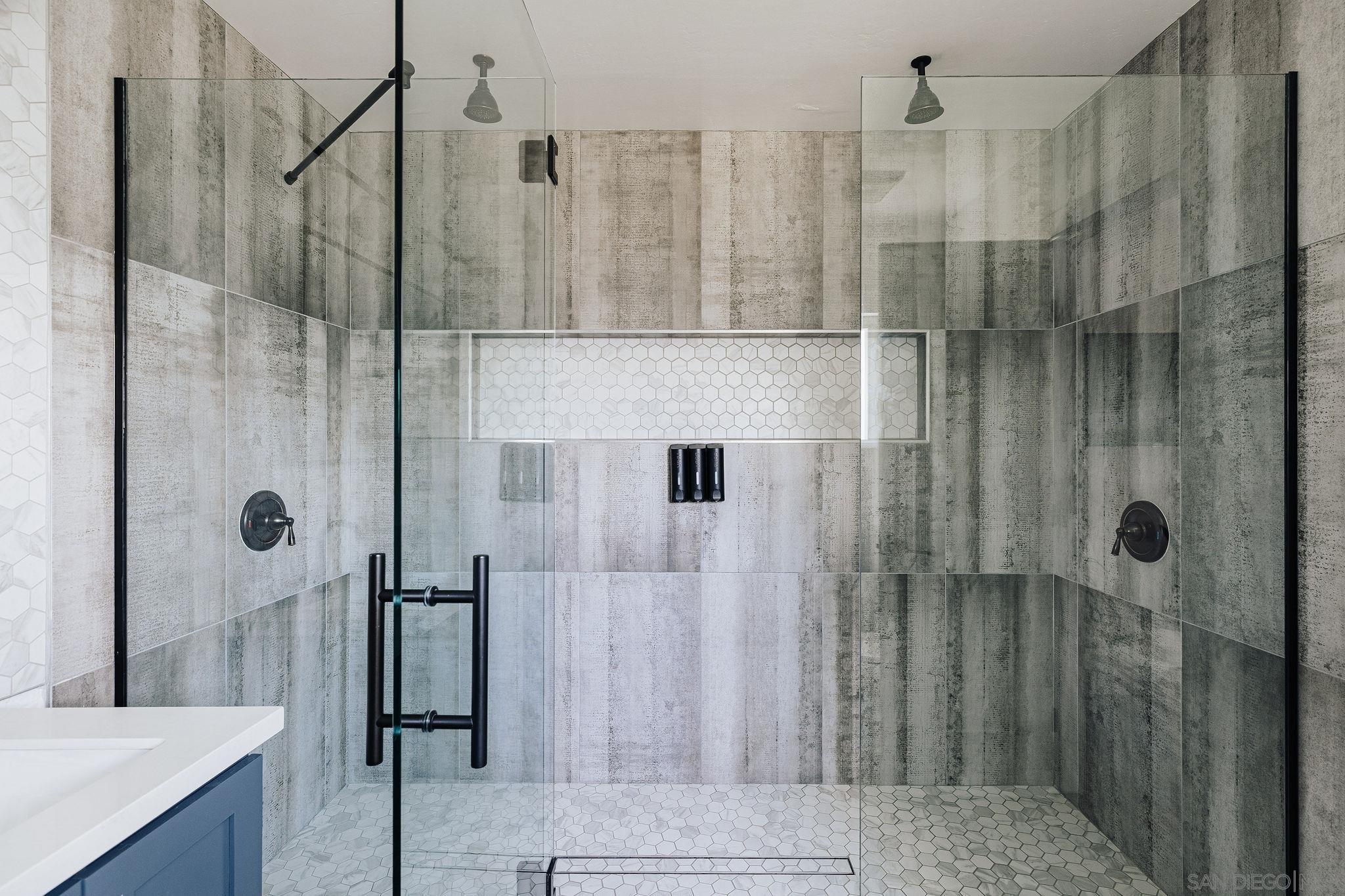 Detail Gallery Image 32 of 73 For 3805  Atascadero Dr, San Diego,  CA 92107 - 3 Beds | 2 Baths