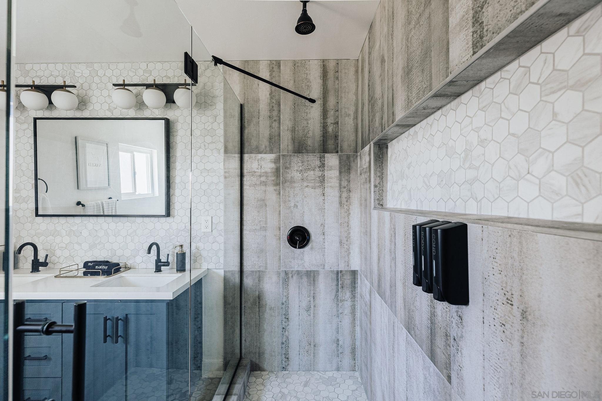 Detail Gallery Image 33 of 73 For 3805  Atascadero Dr, San Diego,  CA 92107 - 3 Beds | 2 Baths