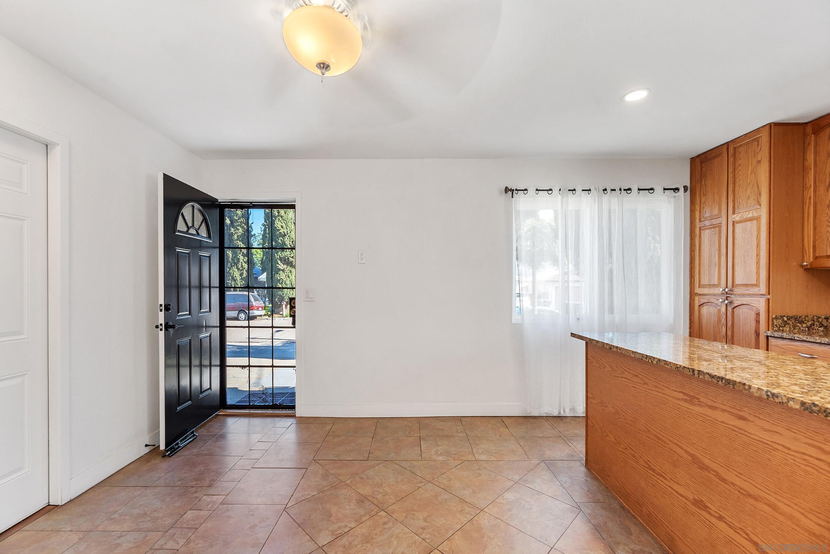 Detail Gallery Image 2 of 38 For 628  Paraiso Ave, Spring Valley,  CA 91977 - 3 Beds | 2/1 Baths