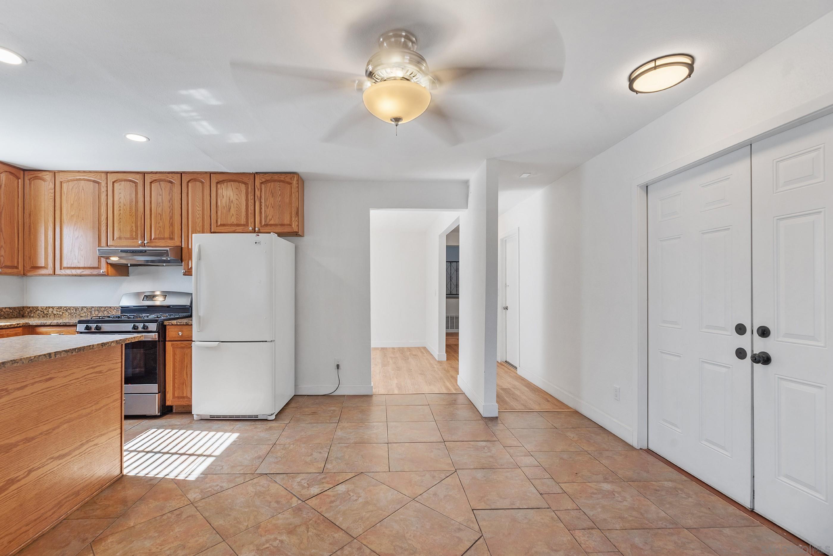 Detail Gallery Image 5 of 38 For 628  Paraiso Ave, Spring Valley,  CA 91977 - 3 Beds | 2/1 Baths