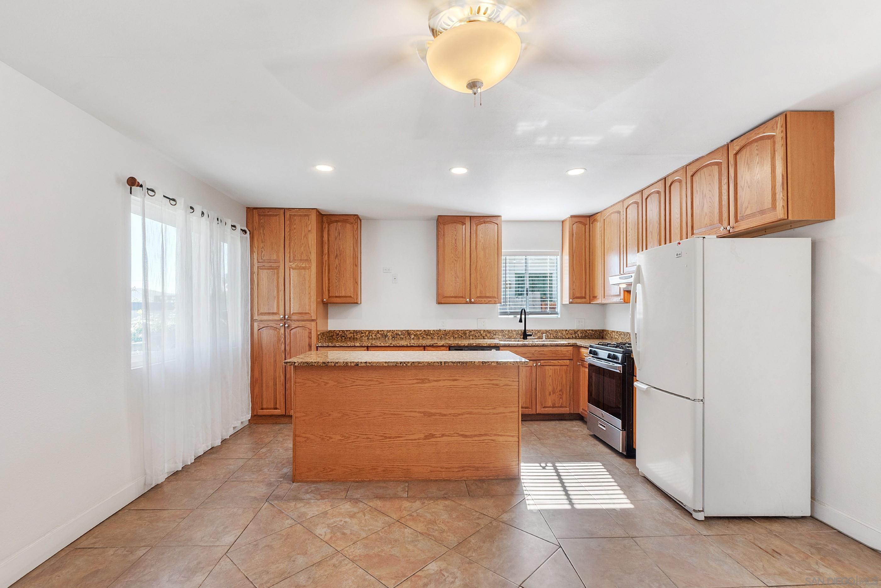 Detail Gallery Image 7 of 38 For 628  Paraiso Ave, Spring Valley,  CA 91977 - 3 Beds | 2/1 Baths