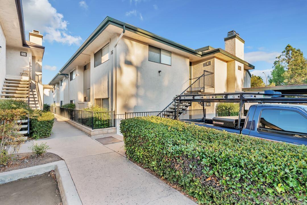 Front Image Thumbnail for SD250045938