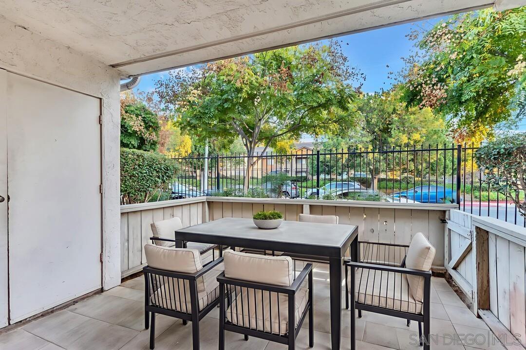 Detail Gallery Image 8 of 27 For 450  W Vermont Ave 105, Escondido,  CA 92025 - 1 Beds | 1 Baths