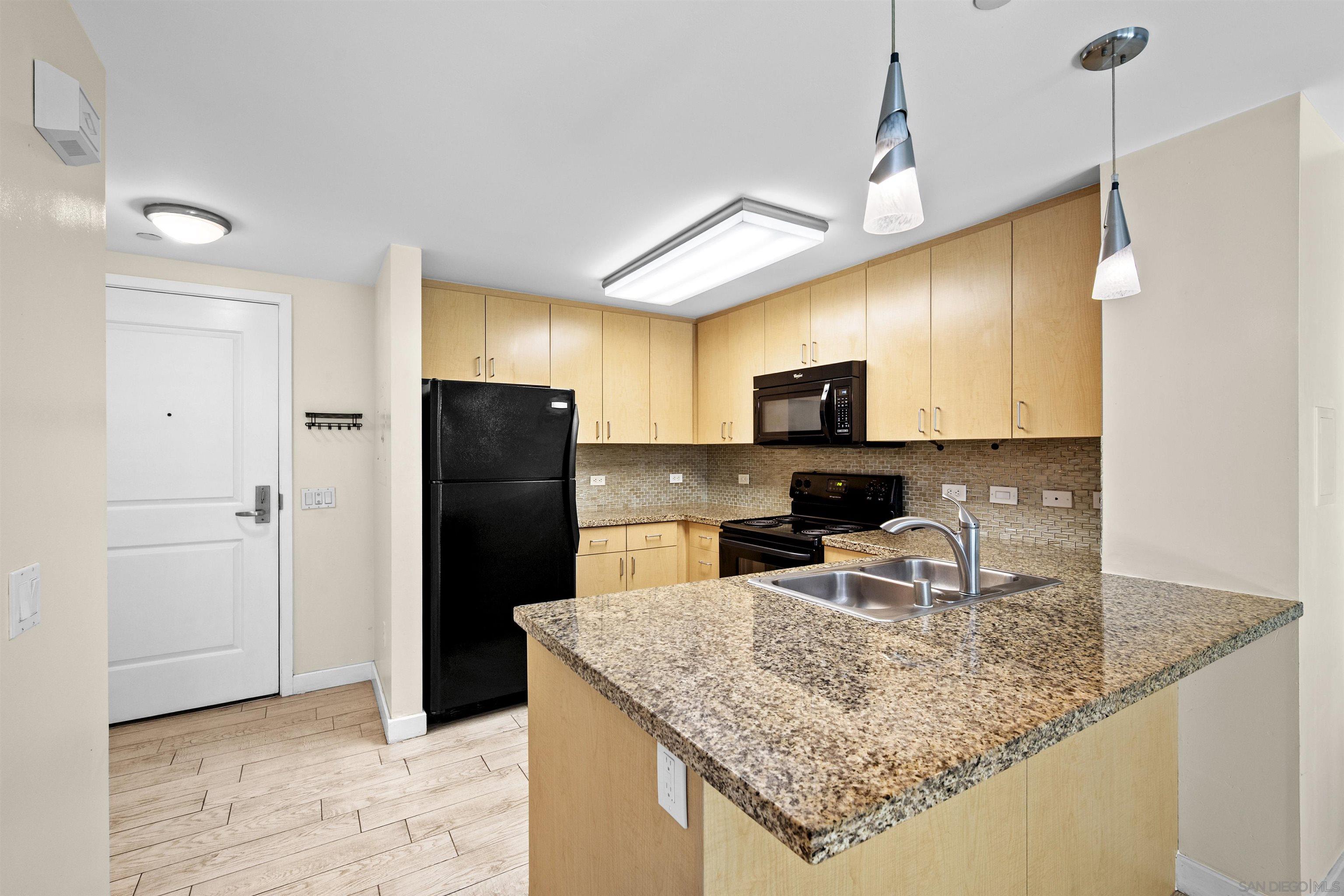 Detail Gallery Image 8 of 28 For 1080  Park Blvd  #303,  San Diego,  CA 92101 - 1 Beds | 1 Baths