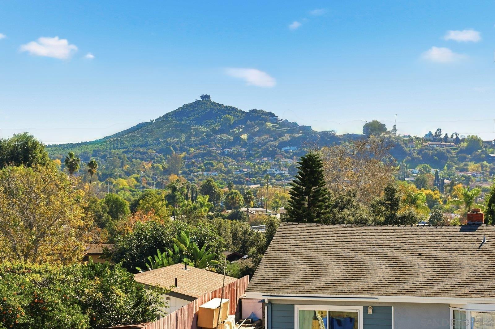 Detail Gallery Image 2 of 29 For 612  Momar Lane, Escondido,  CA 92027 - 4 Beds | 2 Baths