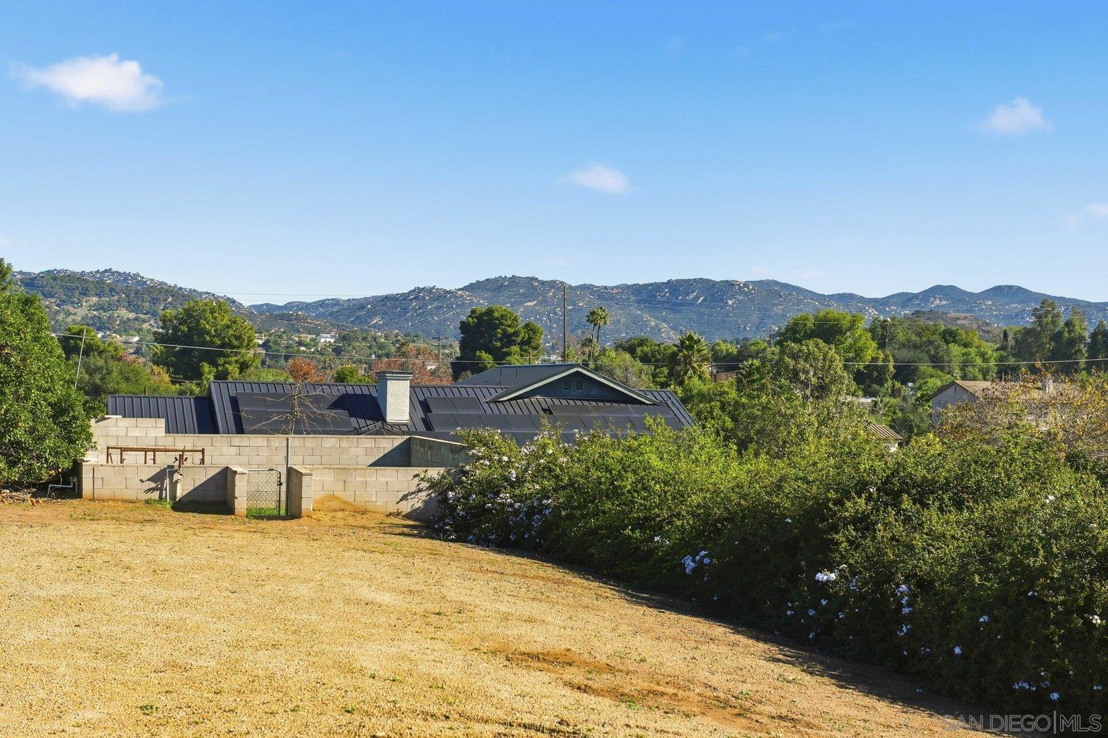 Detail Gallery Image 16 of 29 For 612  Momar Lane, Escondido,  CA 92027 - 4 Beds | 2 Baths