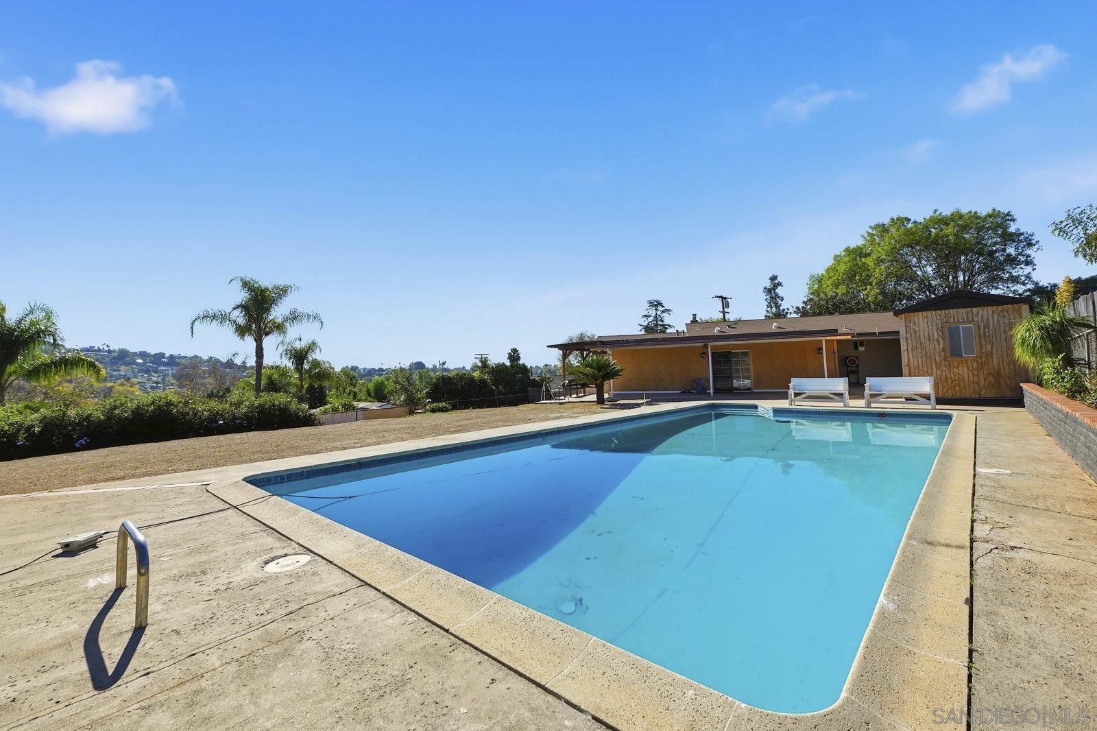 Detail Gallery Image 18 of 29 For 612  Momar Lane, Escondido,  CA 92027 - 4 Beds | 2 Baths