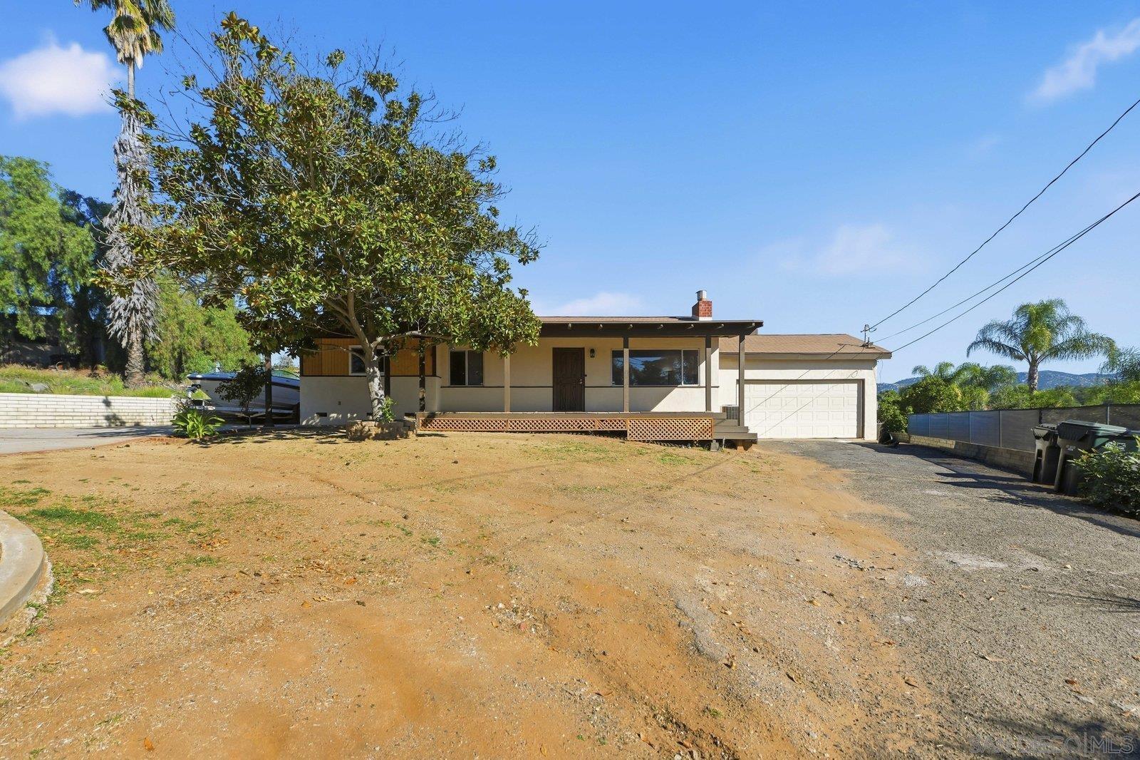 Detail Gallery Image 3 of 29 For 612  Momar Lane, Escondido,  CA 92027 - 4 Beds | 2 Baths