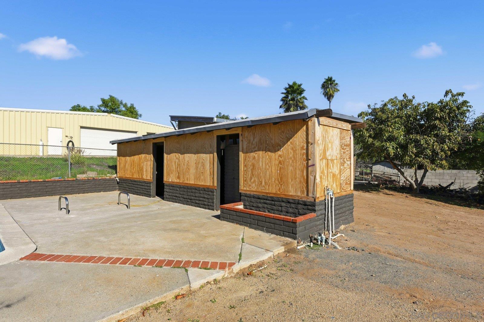 Detail Gallery Image 25 of 29 For 612  Momar Lane, Escondido,  CA 92027 - 4 Beds | 2 Baths