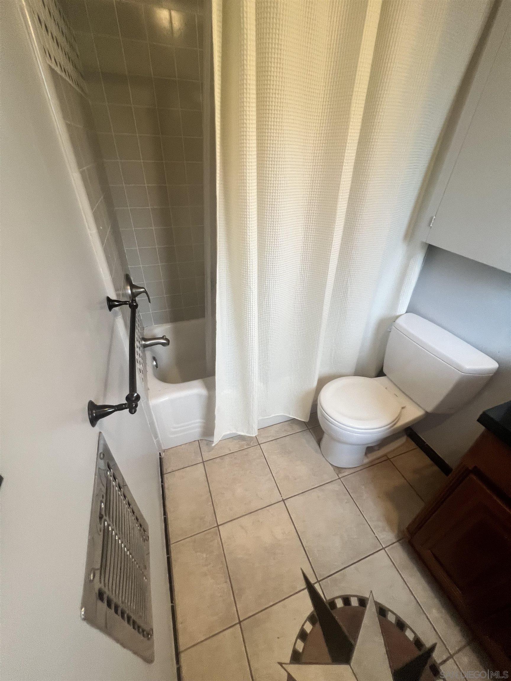 Detail Gallery Image 11 of 34 For 1065  Moana Dr, San Diego,  CA 92107 - 3 Beds | 2 Baths