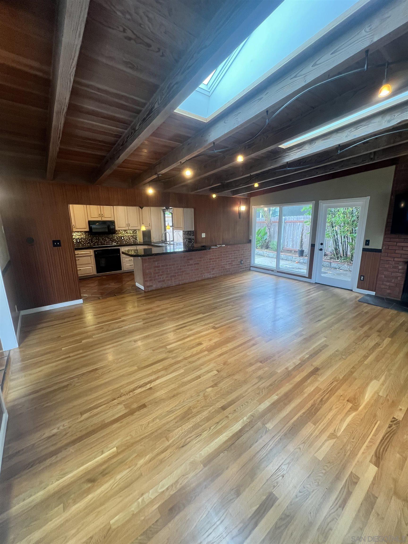 Detail Gallery Image 13 of 34 For 1065  Moana Dr, San Diego,  CA 92107 - 3 Beds | 2 Baths