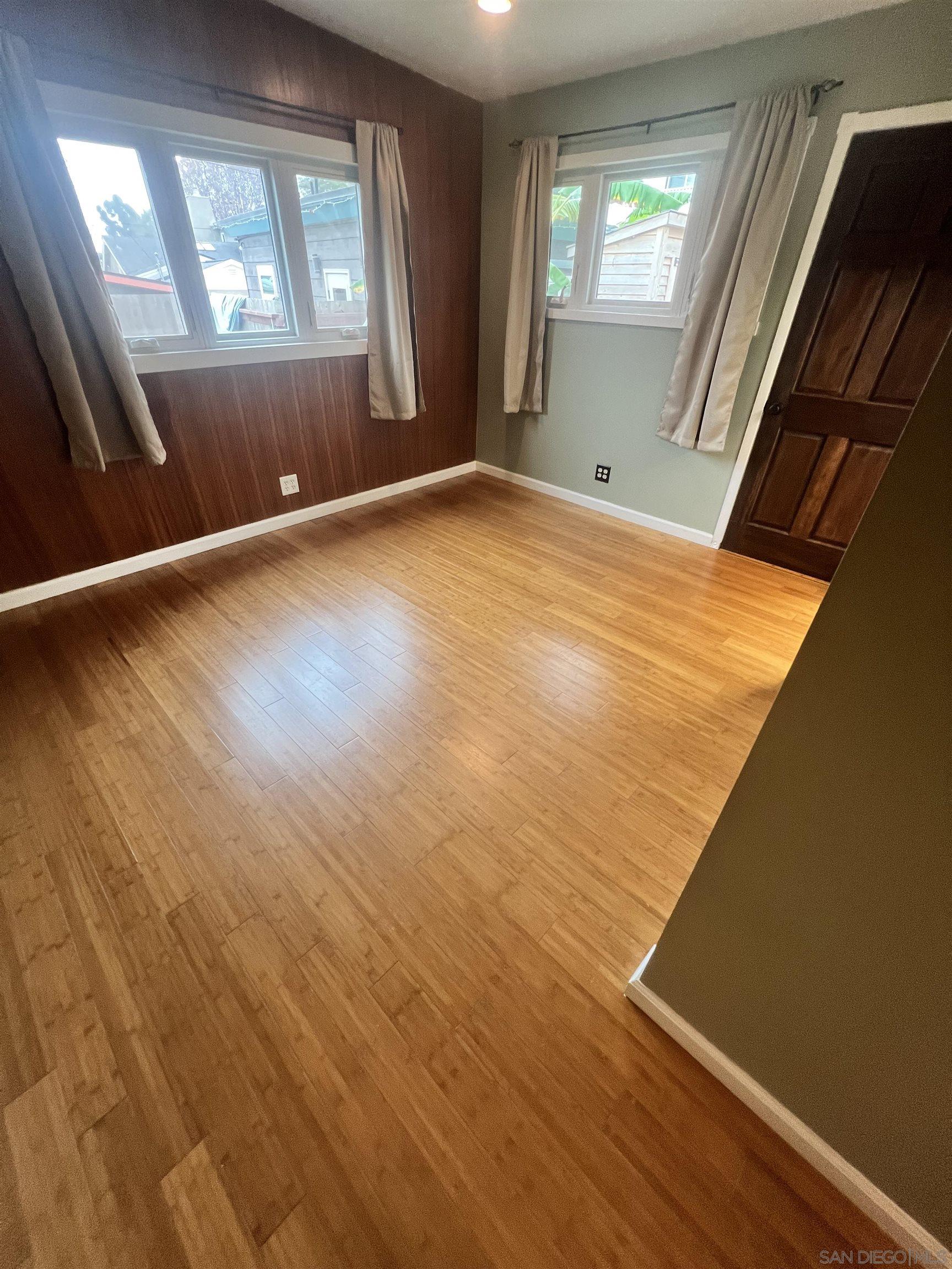 Detail Gallery Image 14 of 34 For 1065  Moana Dr, San Diego,  CA 92107 - 3 Beds | 2 Baths