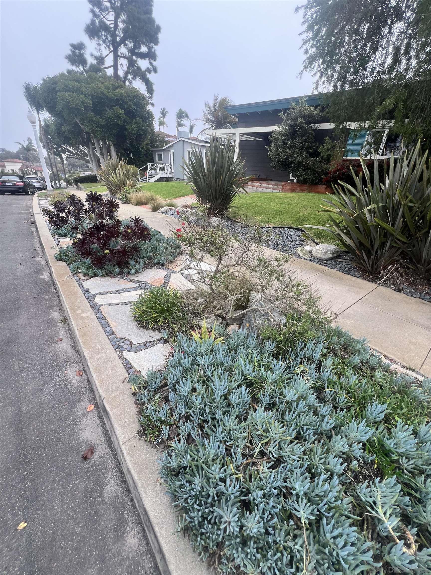 Detail Gallery Image 17 of 34 For 1065  Moana Dr, San Diego,  CA 92107 - 3 Beds | 2 Baths