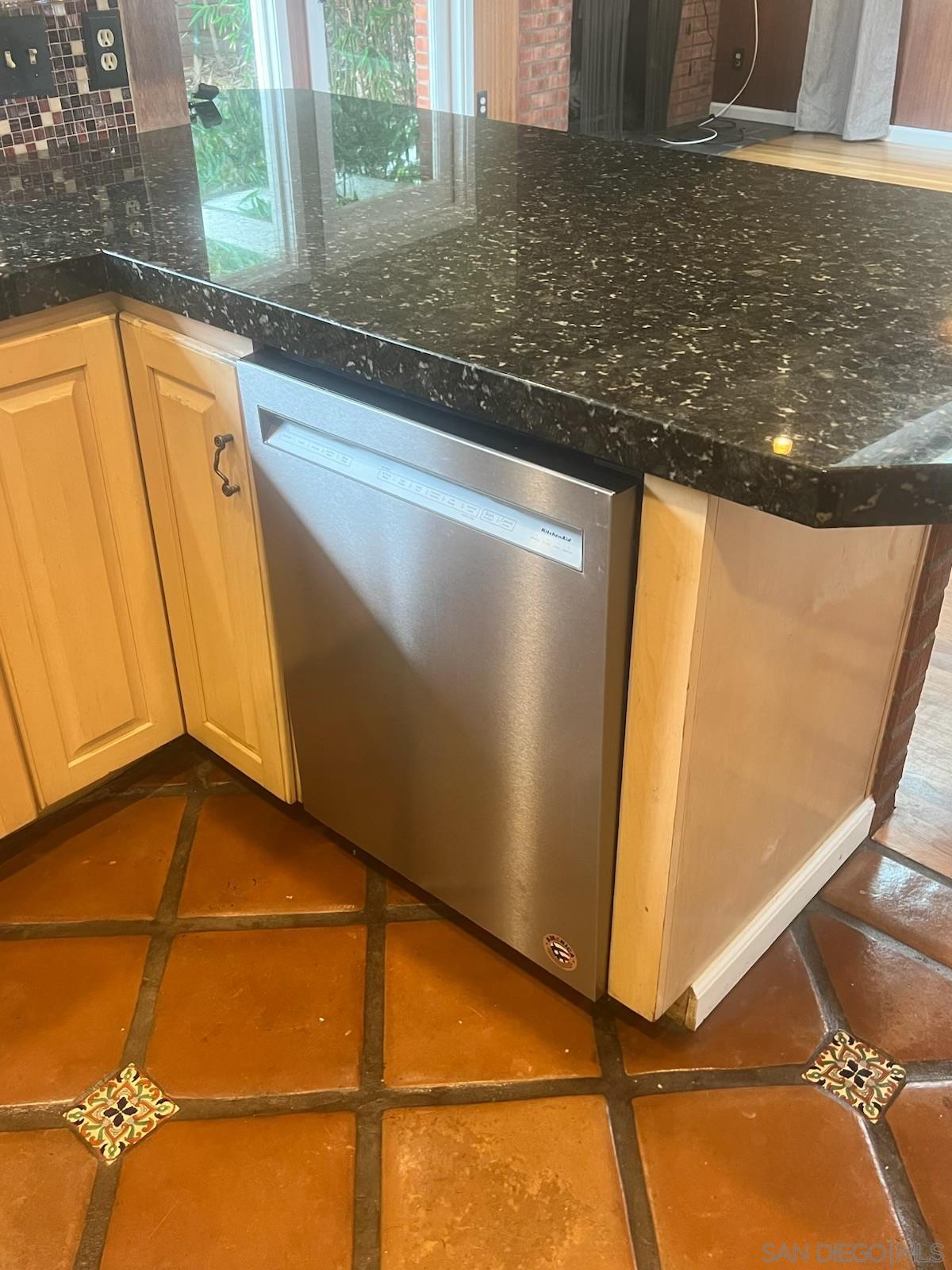 Detail Gallery Image 24 of 34 For 1065  Moana Dr, San Diego,  CA 92107 - 3 Beds | 2 Baths