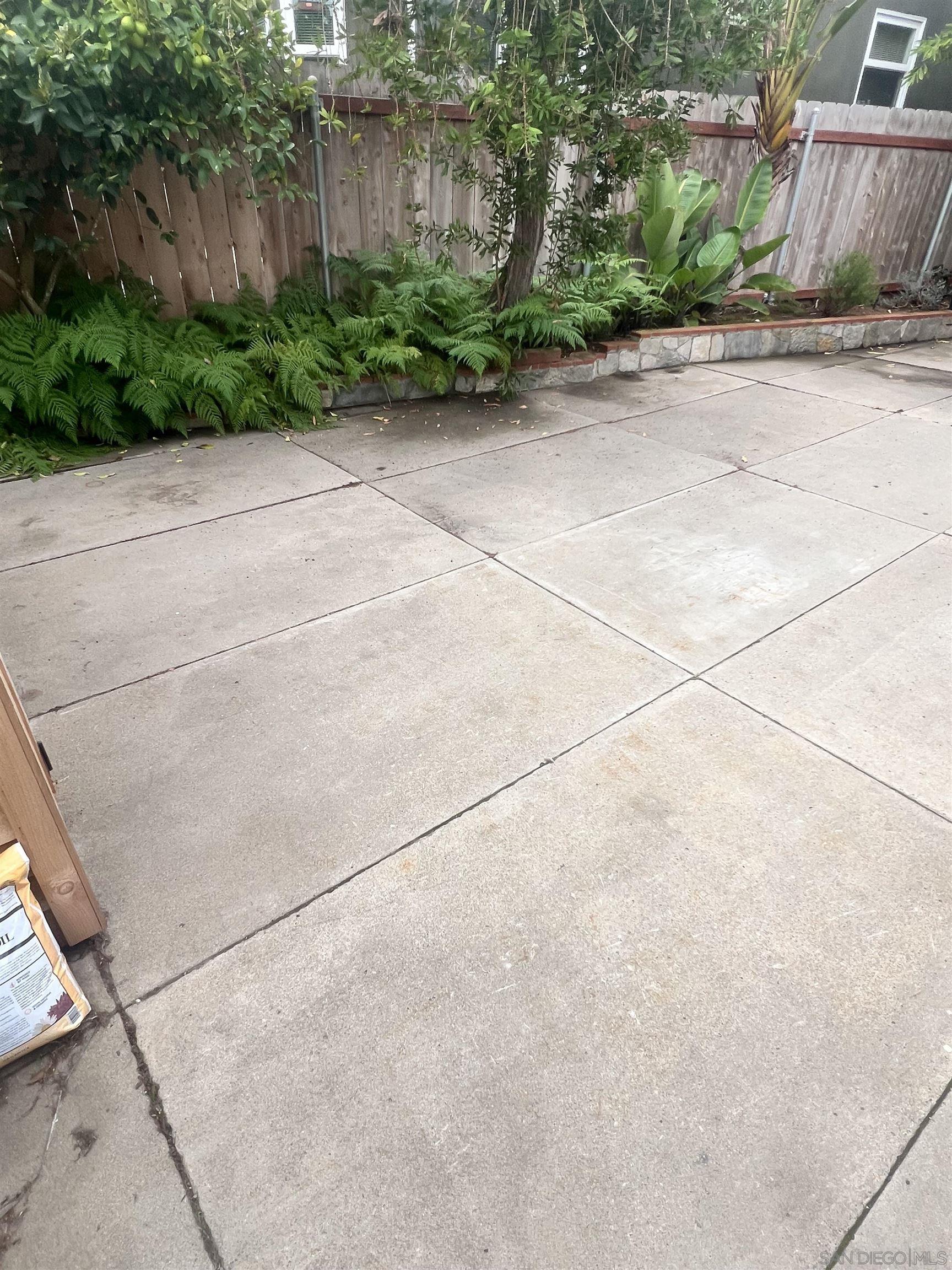 Detail Gallery Image 8 of 34 For 1065  Moana Dr, San Diego,  CA 92107 - 3 Beds | 2 Baths