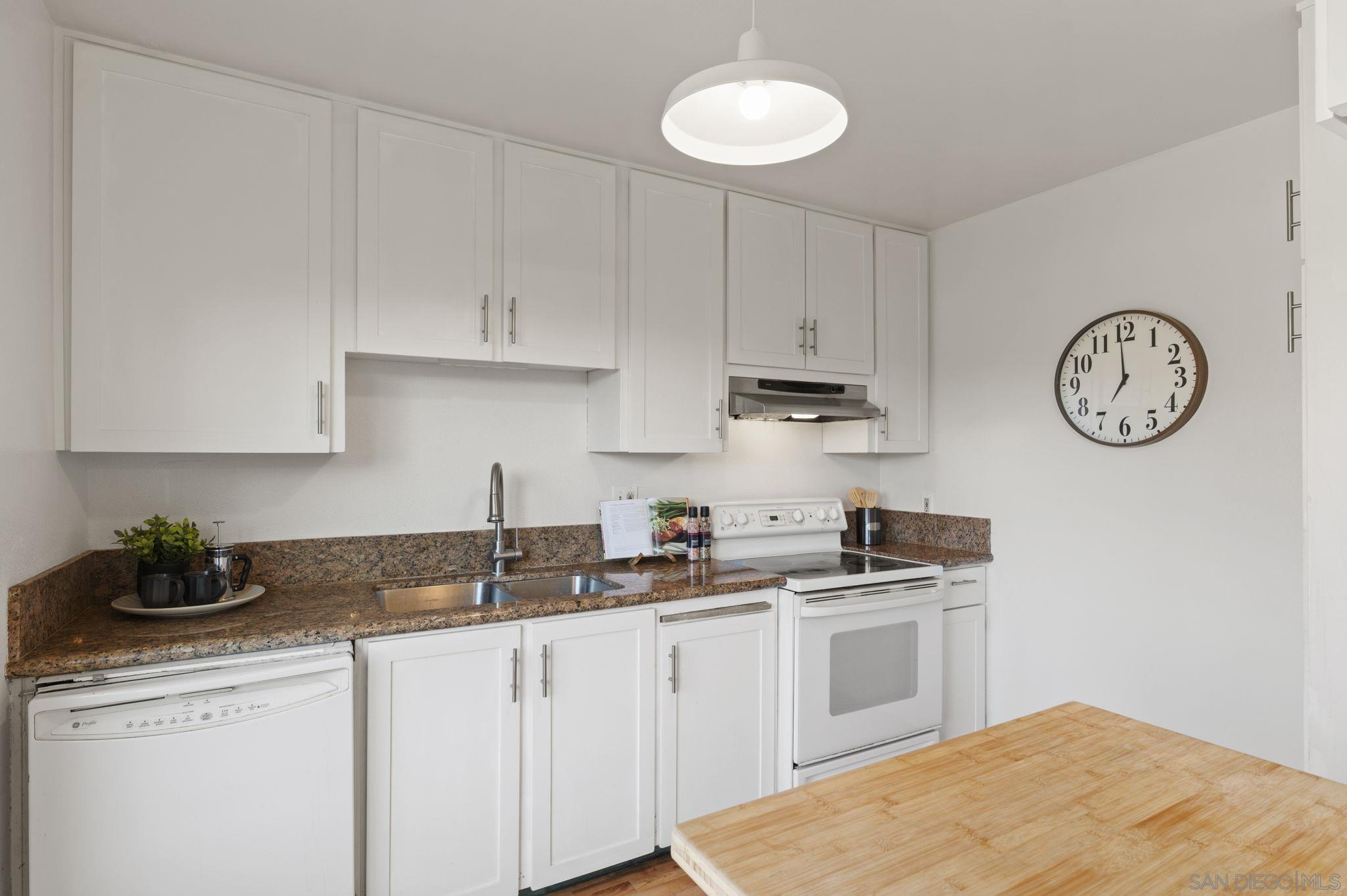 Detail Gallery Image 11 of 43 For 2363  Opalo Way, San Diego,  CA 92111 - 3 Beds | 1/1 Baths