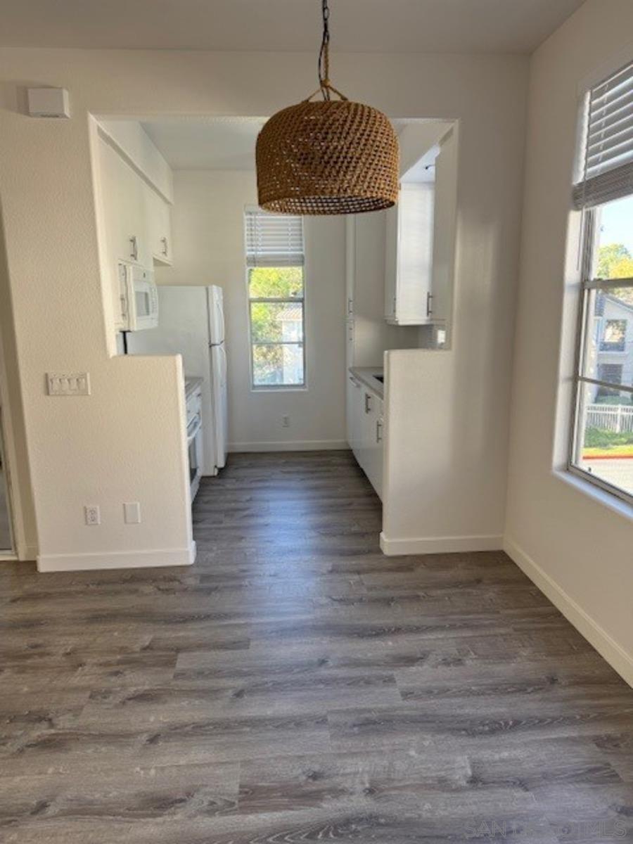 Detail Gallery Image 6 of 12 For 12525  Ruette Alliante  182, San Diego,  CA 92130 - 1 Beds | 1 Baths