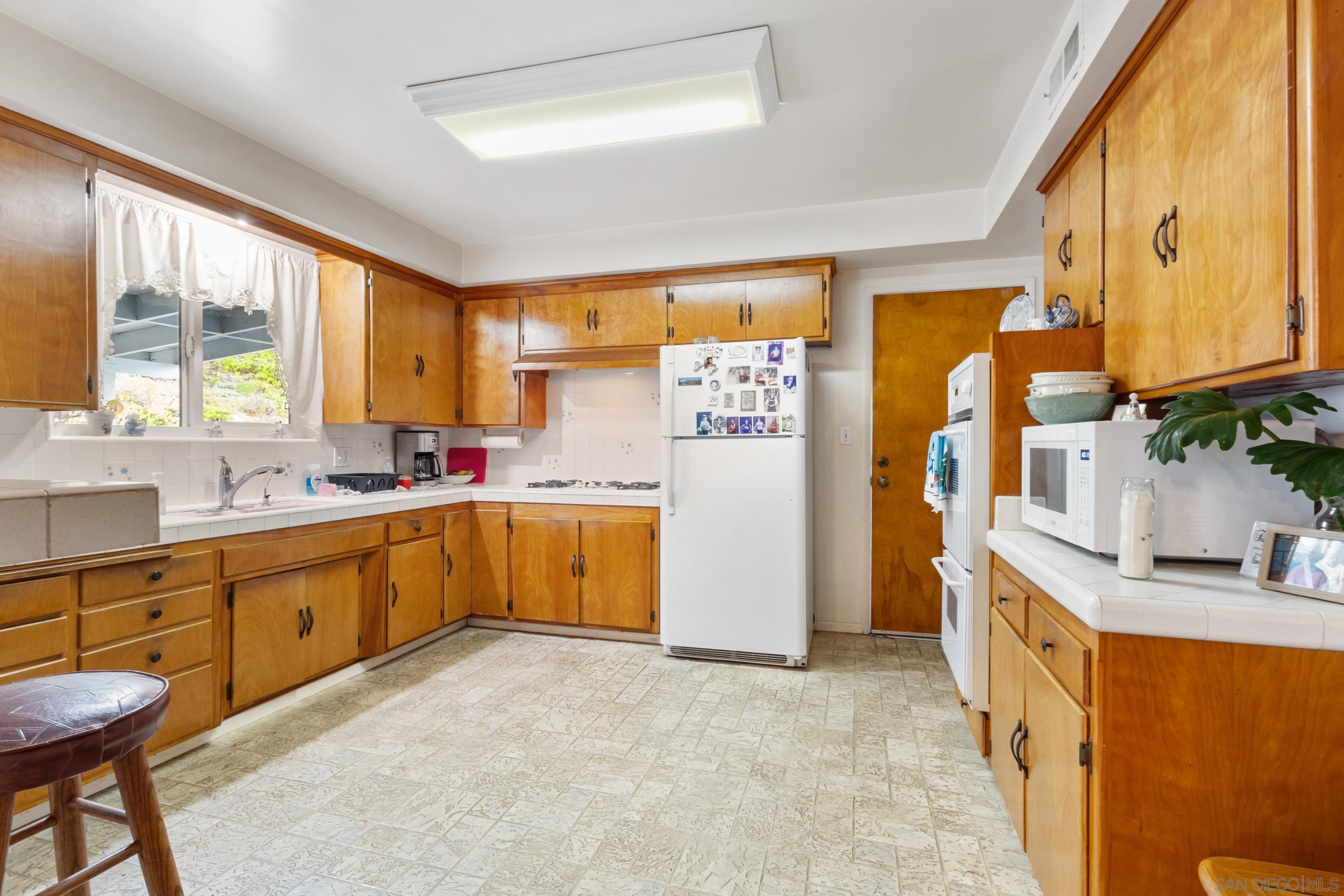 Detail Gallery Image 5 of 25 For 1724 S Santa Fe Ave, Vista,  CA 92084 - 3 Beds | 2 Baths