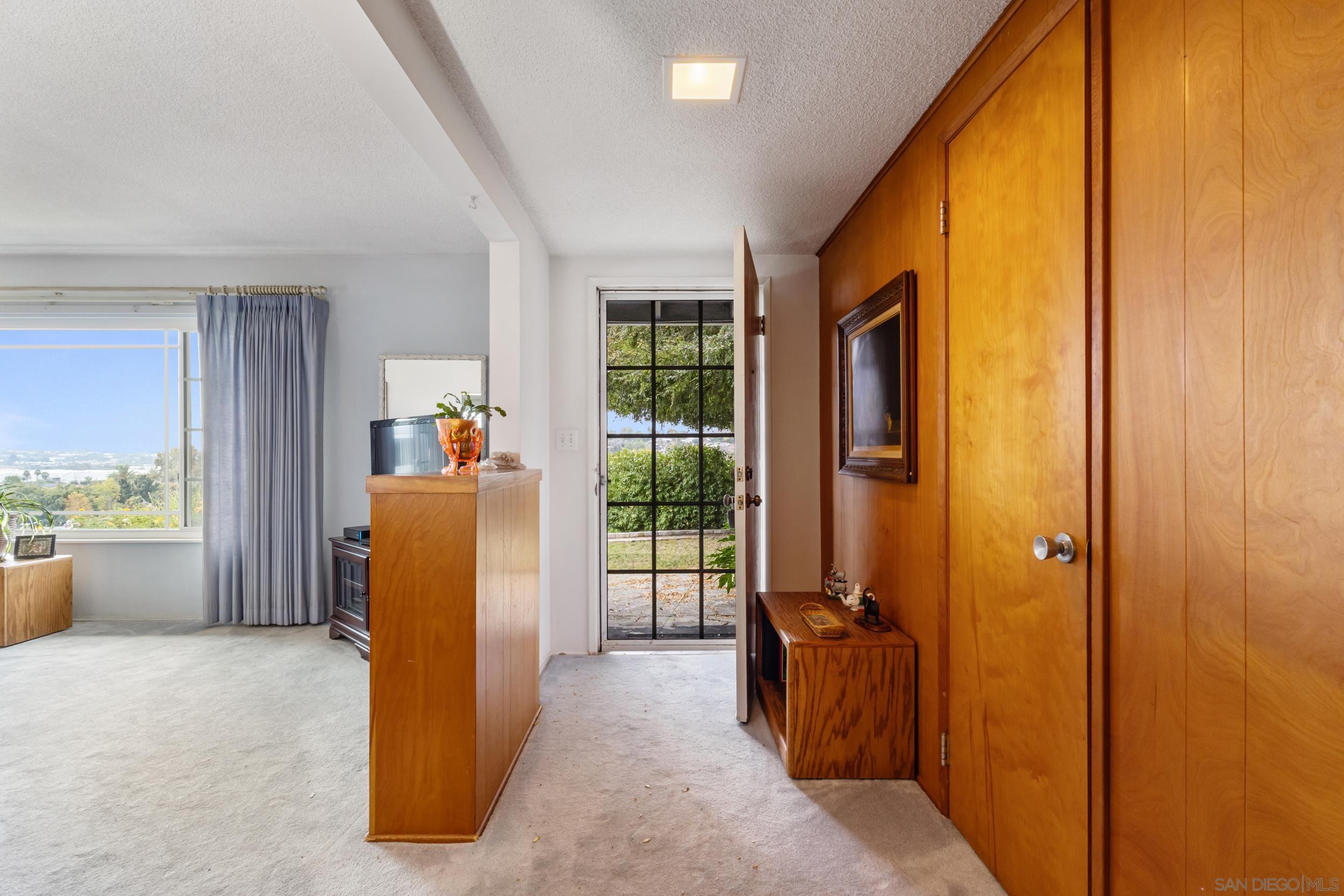 Detail Gallery Image 7 of 25 For 1724 S Santa Fe Ave, Vista,  CA 92084 - 3 Beds | 2 Baths