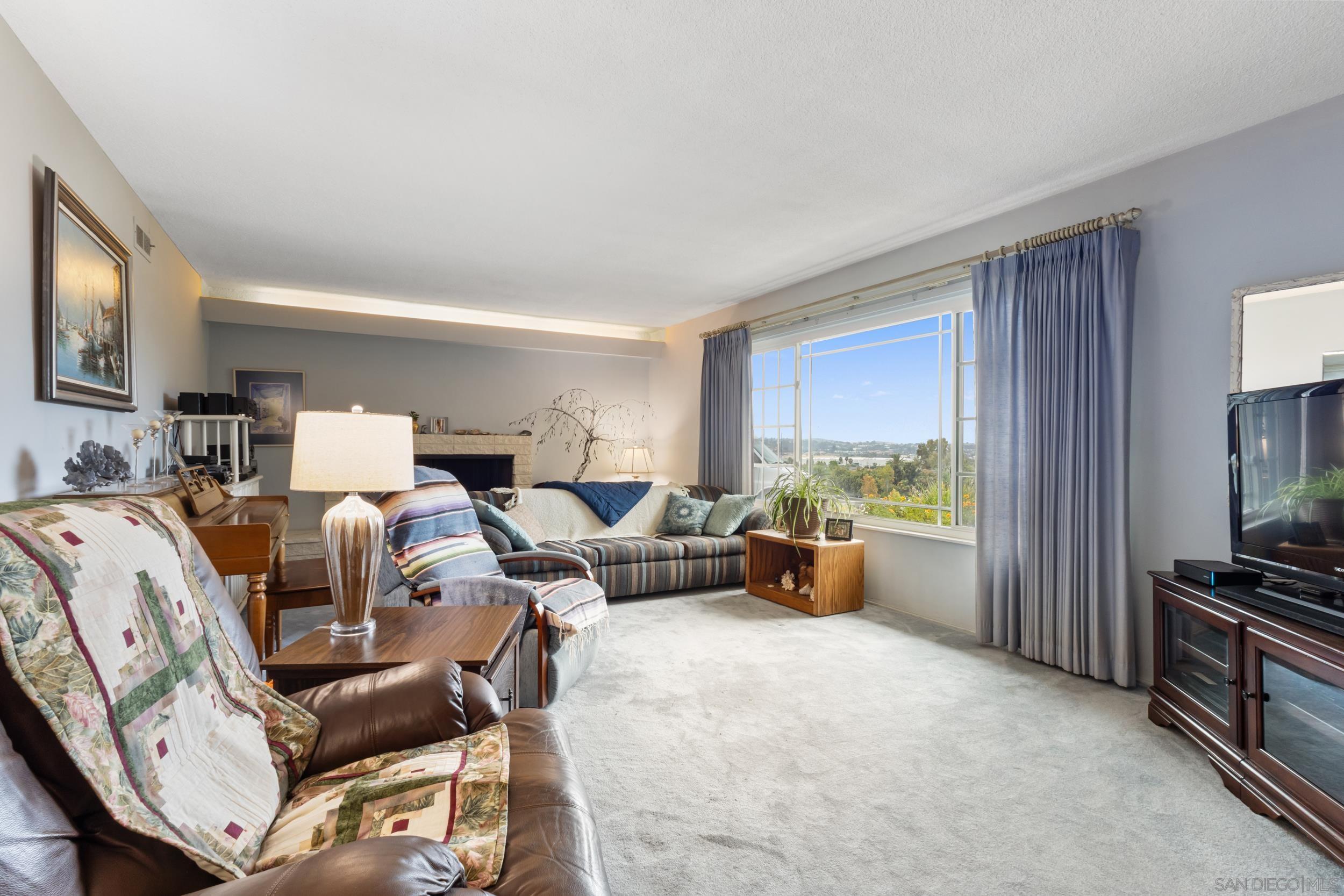 Detail Gallery Image 10 of 25 For 1724 S Santa Fe Ave, Vista,  CA 92084 - 3 Beds | 2 Baths