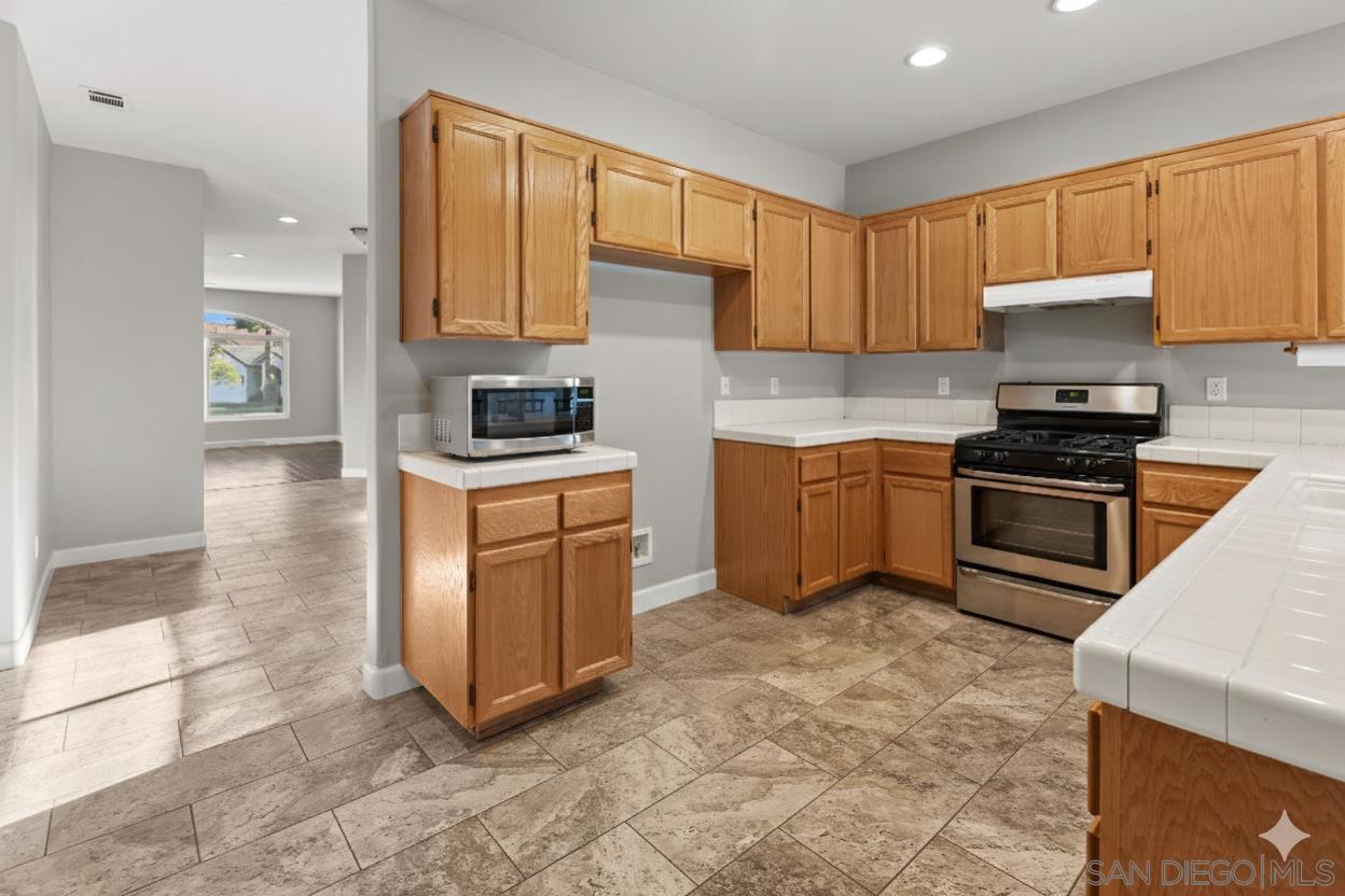 Detail Gallery Image 5 of 20 For 793  Fulton Rd, San Marcos,  CA 92069 - 3 Beds | 2 Baths