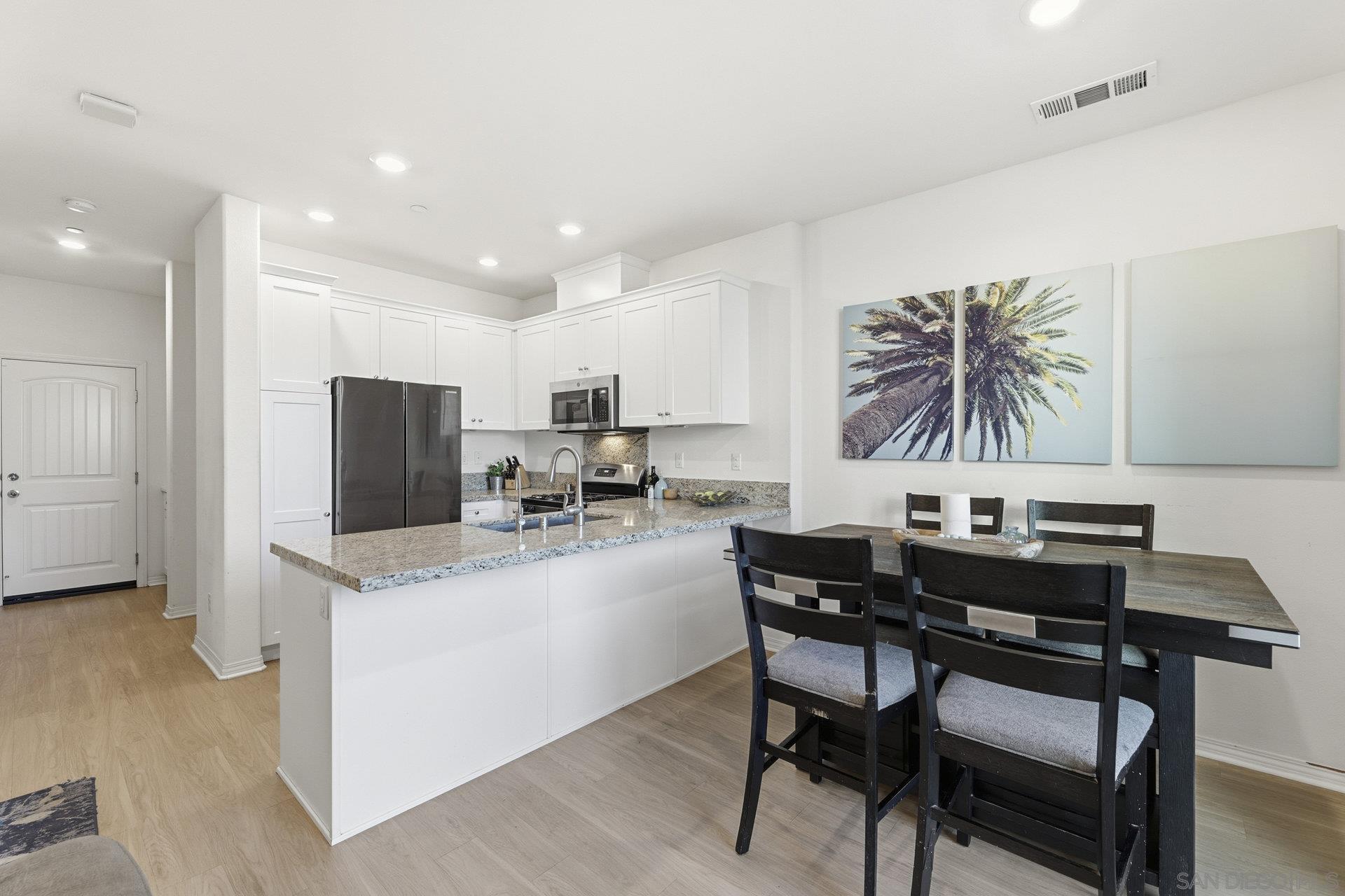 Detail Gallery Image 11 of 22 For 24120  Dolcetto Ave  #804,  Murrieta,  CA 92562 - 3 Beds | 2/1 Baths