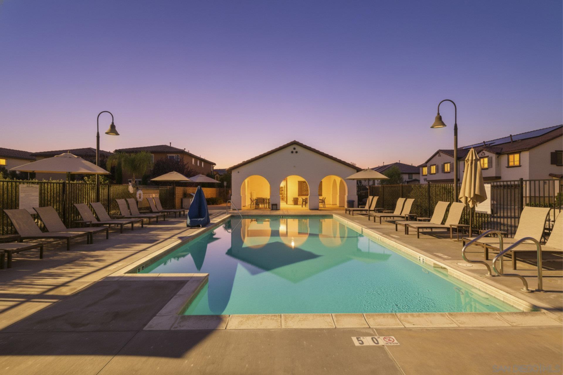 Detail Gallery Image 4 of 22 For 24120  Dolcetto Ave  #804,  Murrieta,  CA 92562 - 3 Beds | 2/1 Baths