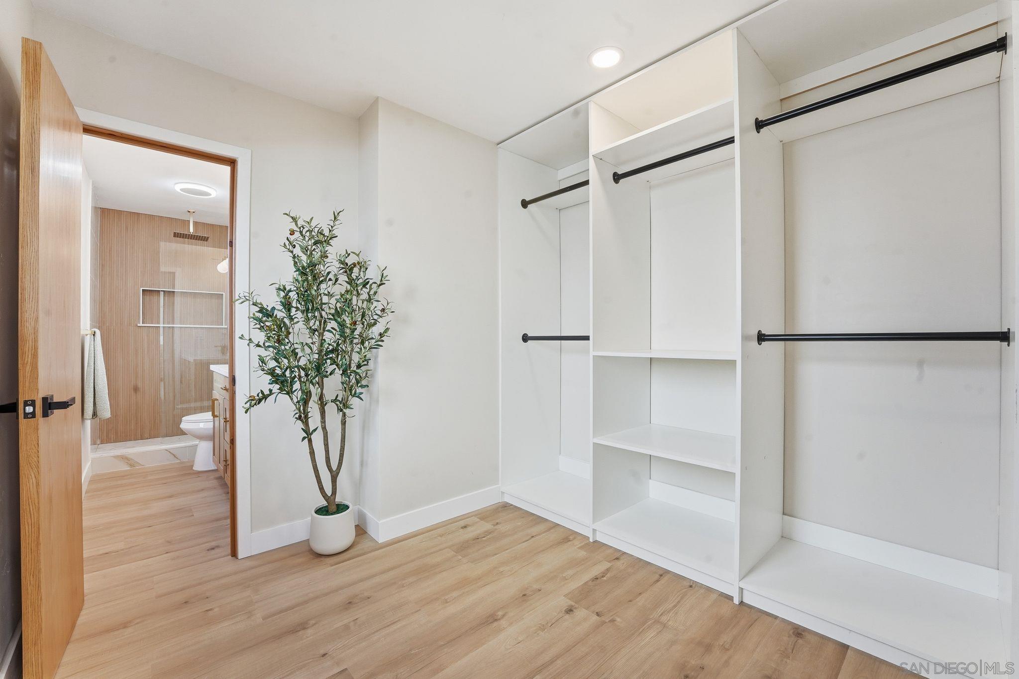 Detail Gallery Image 15 of 52 For 4662  Bancroft St, San Diego,  CA 92116 - 5 Beds | 4 Baths