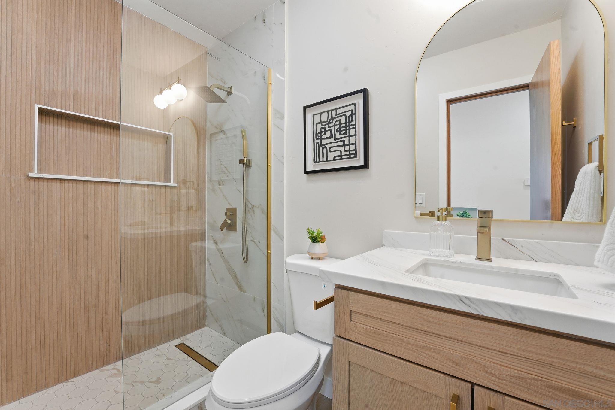 Detail Gallery Image 17 of 52 For 4662  Bancroft St, San Diego,  CA 92116 - 5 Beds | 4 Baths