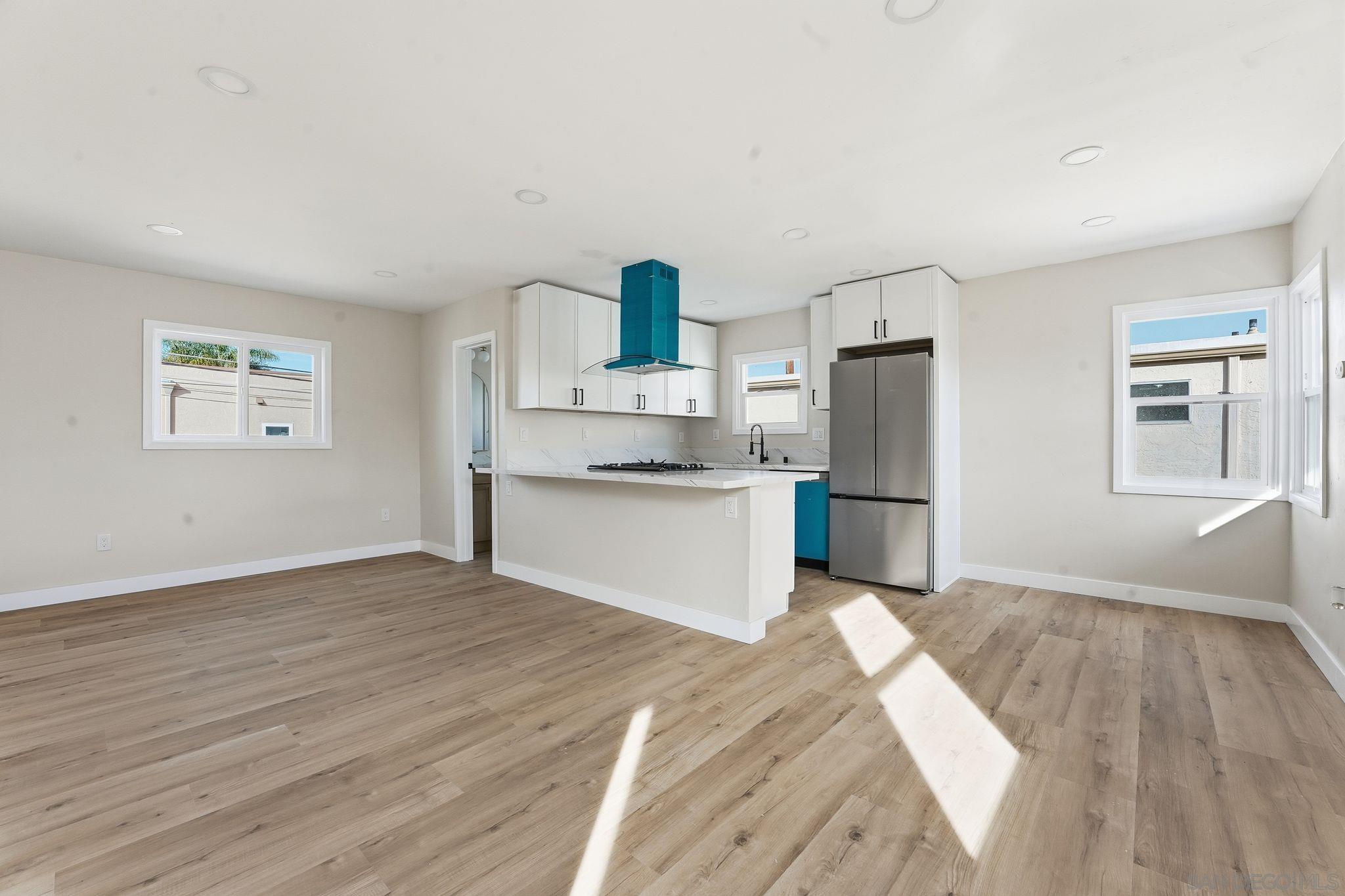 Detail Gallery Image 21 of 52 For 4662  Bancroft St, San Diego,  CA 92116 - 5 Beds | 4 Baths